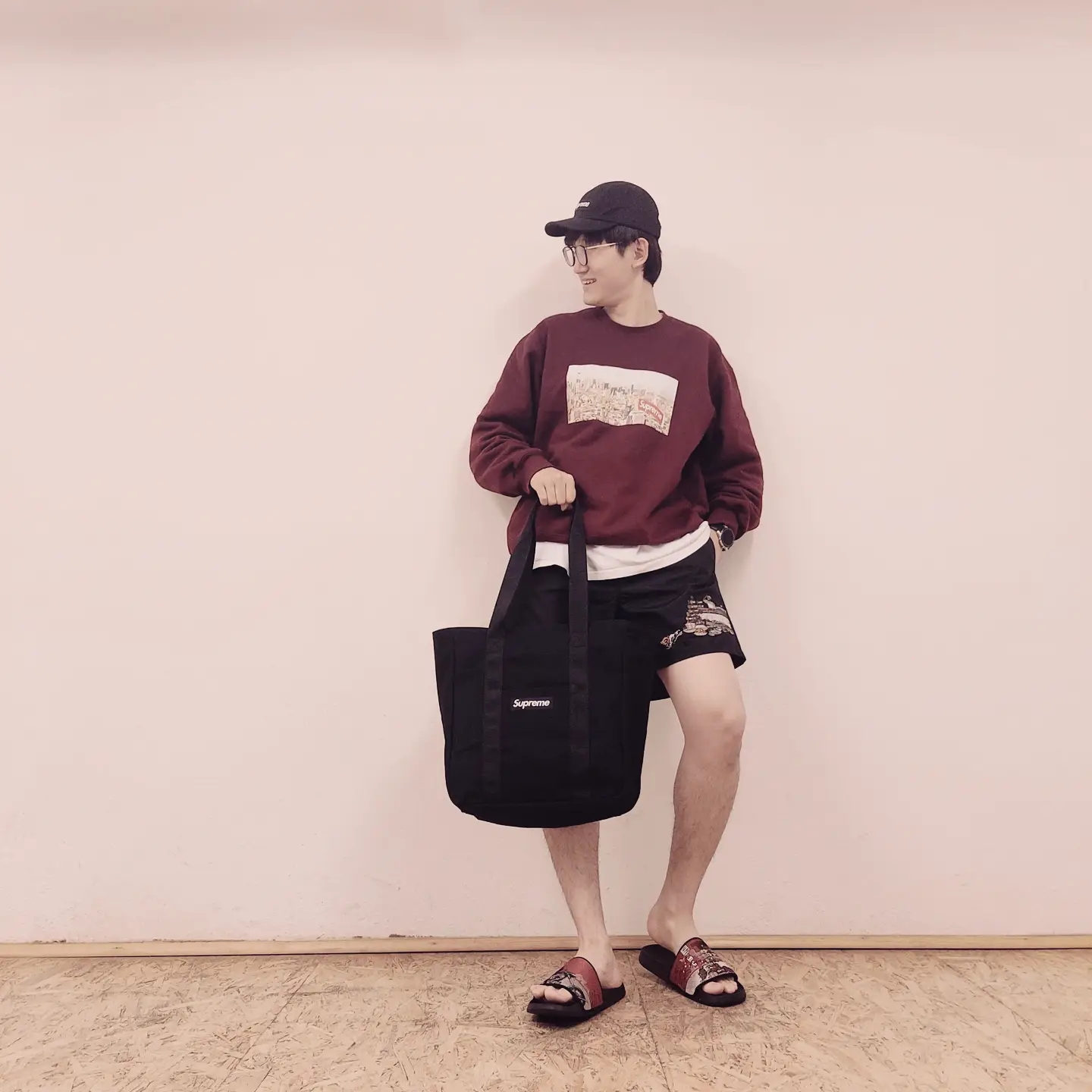 Supreme Washed Chino Twill Camp Cap Black, Supreme Aerial Crewneck Burgundy - 20FW 착용 스타일 - 2