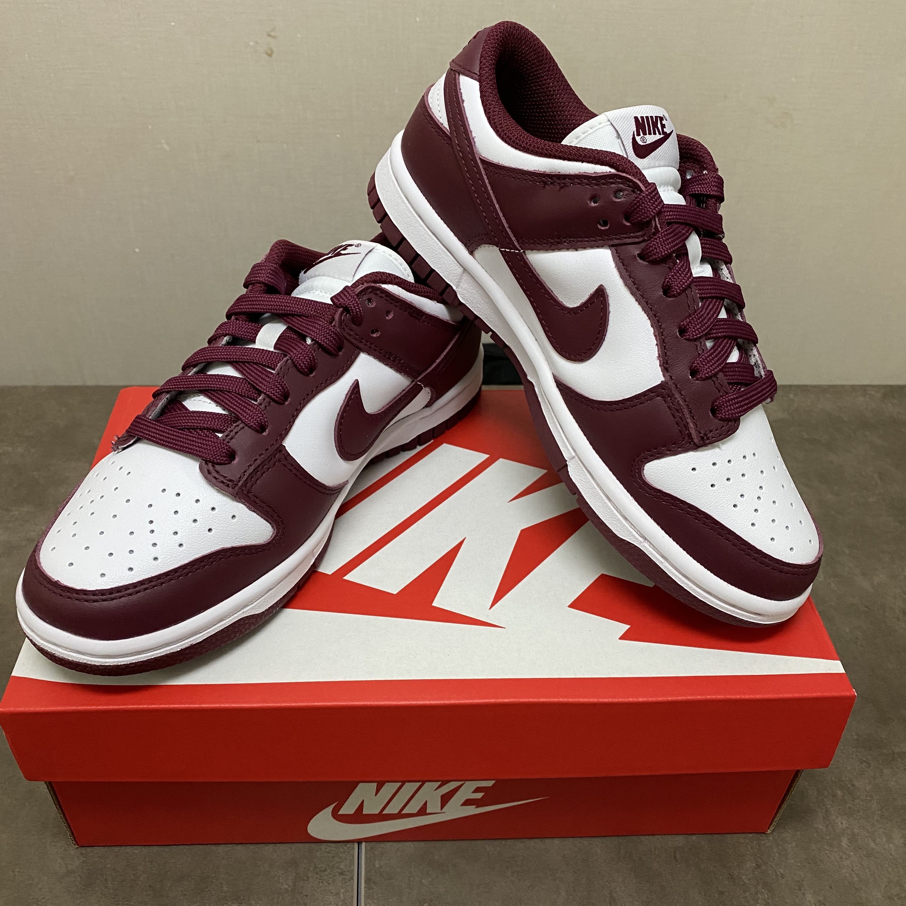 (W) Nike Dunk Low Bordeaux 착용 스타일 - 2