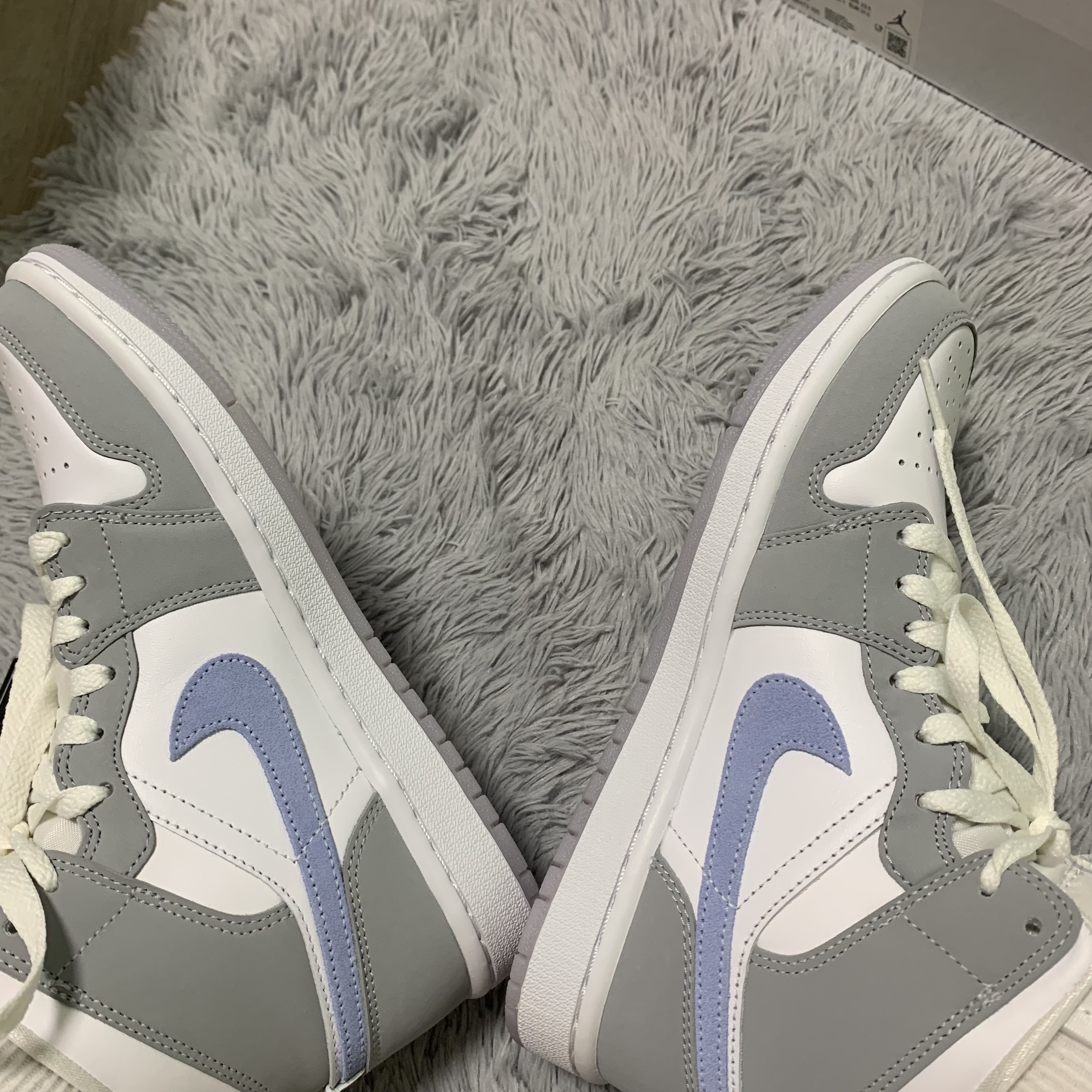 (W) Jordan 1 Mid Wolf Grey 착용 스타일 - 2
