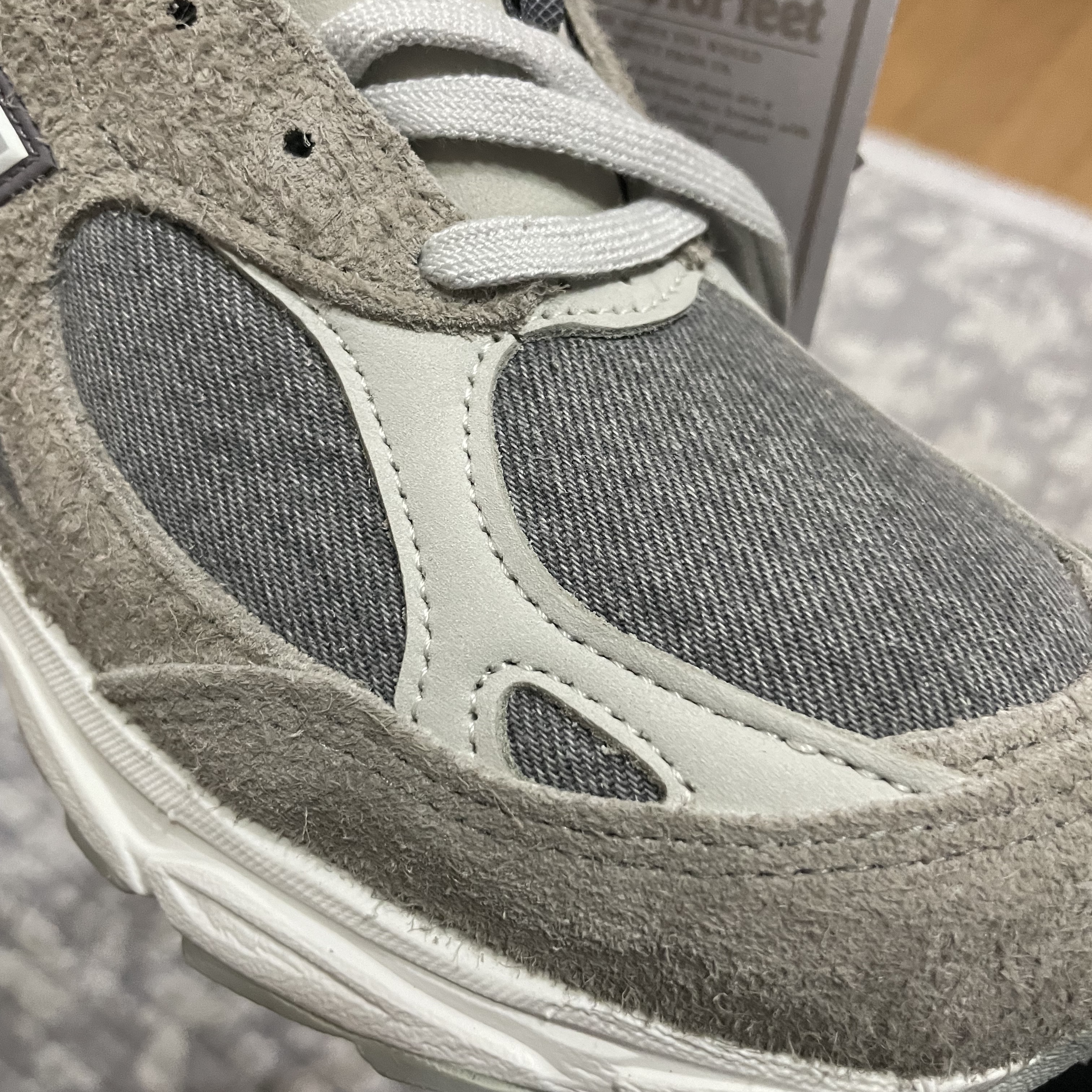 New Balance x Levi's 990v3 Grey (Levi's Tag) 착용 스타일 - 4