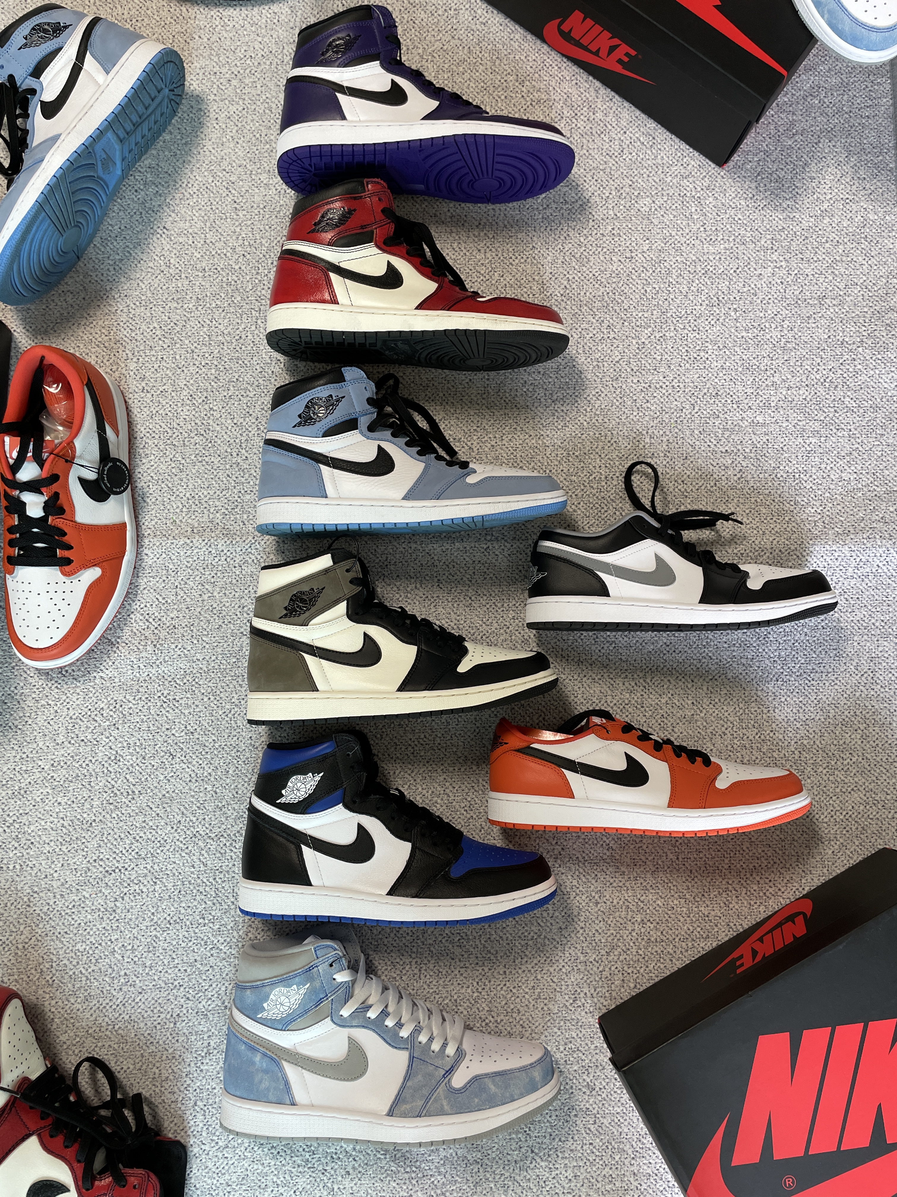 Jordan 1 Retro High OG Black Mocha, Jordan 1 Low Black Particle Grey 착용 스타일