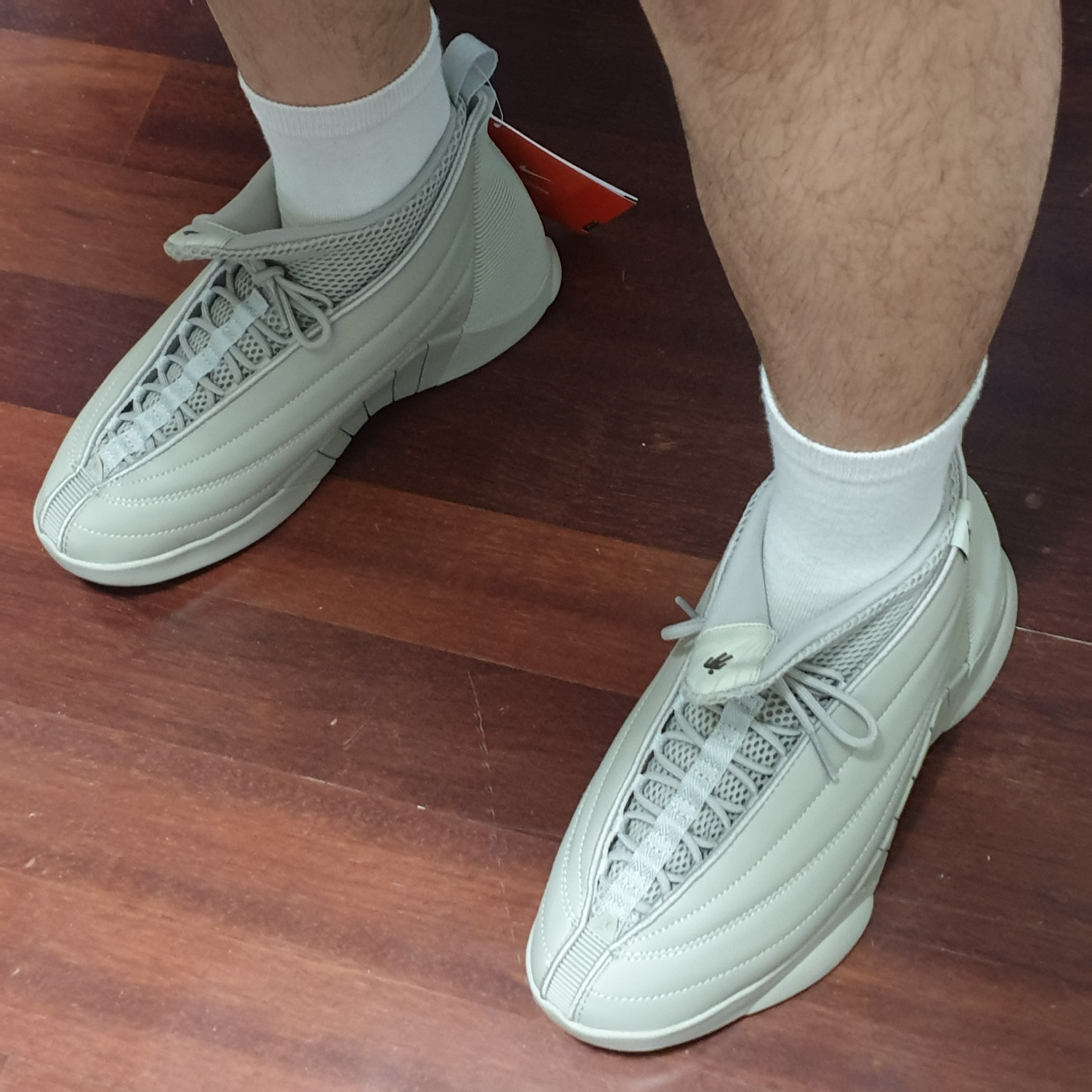 (W) Jordan 15 x Billie Eilish Retro SP Beige 착용 스타일 - 3