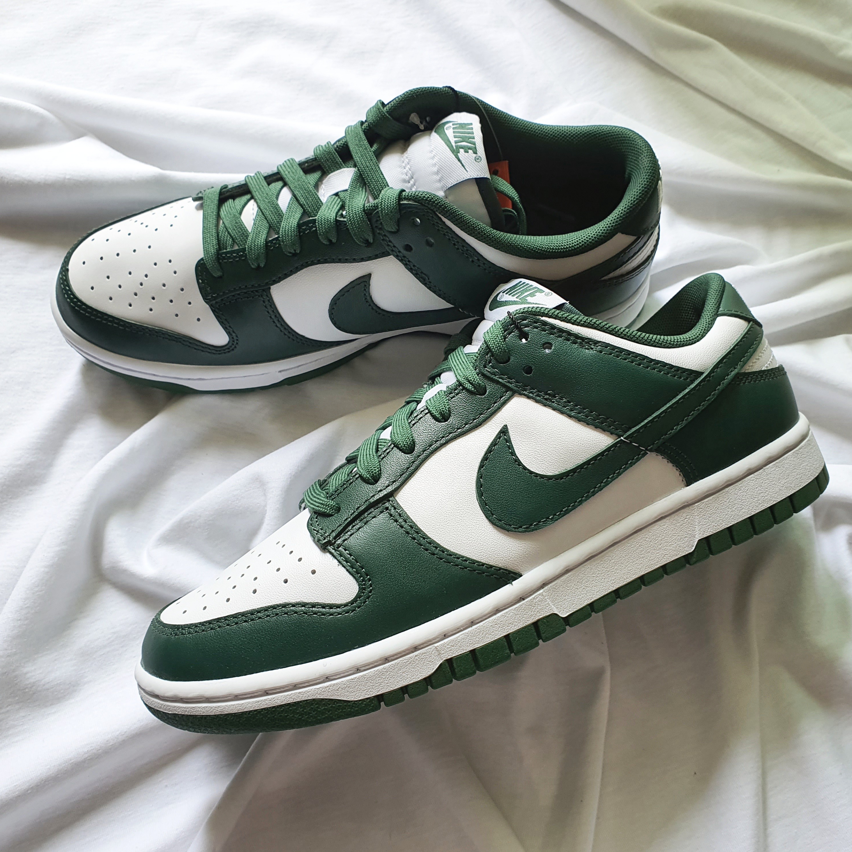 Nike Dunk Low Retro Varsity Green 착용 스타일 - 2