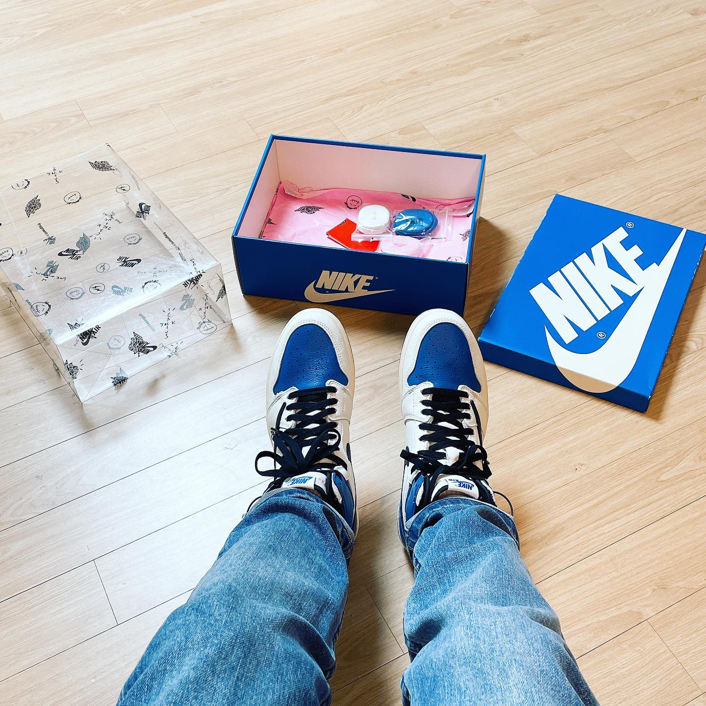 Jordan 1 x Travis Scott x Fragment Retro High OG SP Military Blue 착용 스타일 - 1