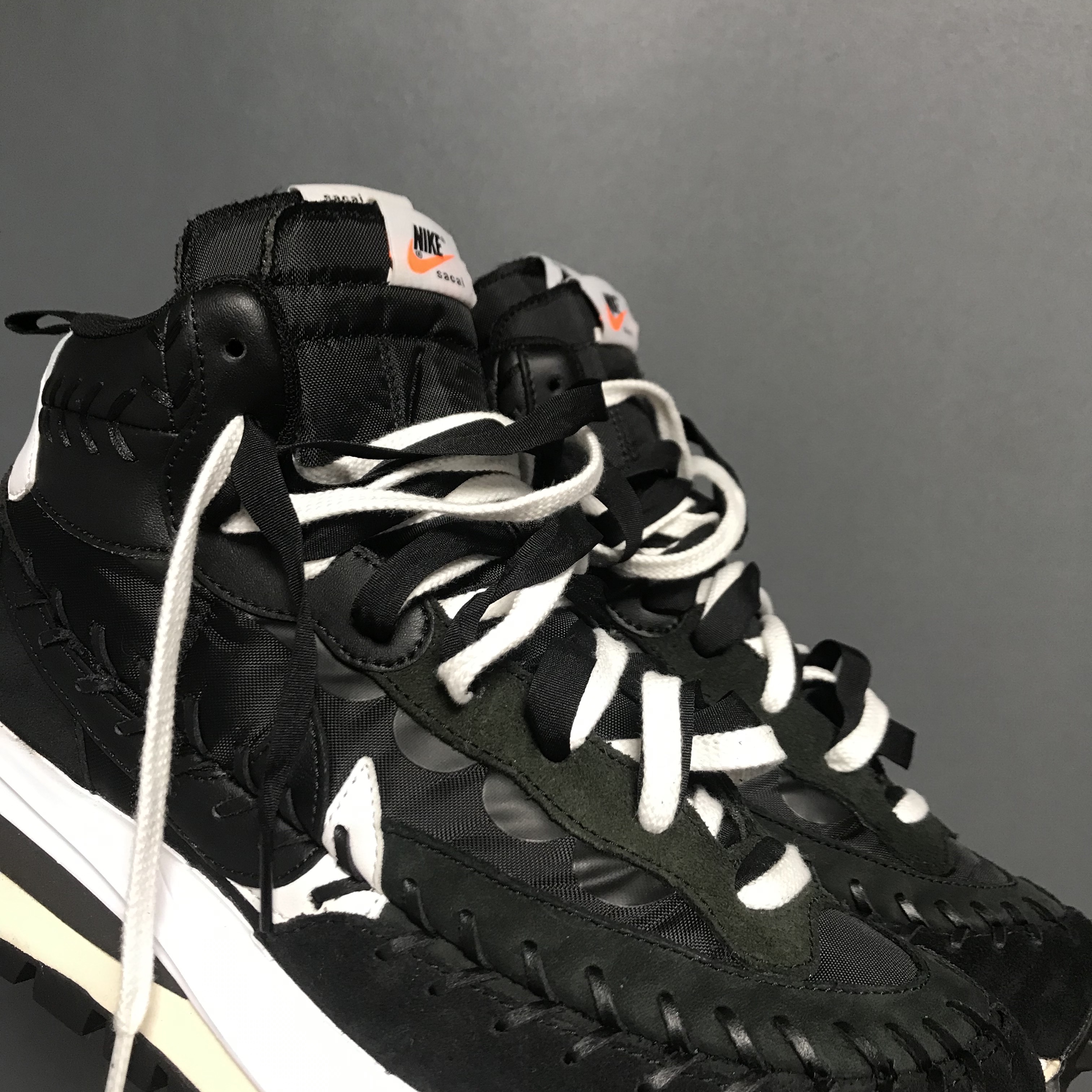 Nike x Sacai x Jean Paul Gaultier VaporWaffle Black White 착용 스타일 - 2