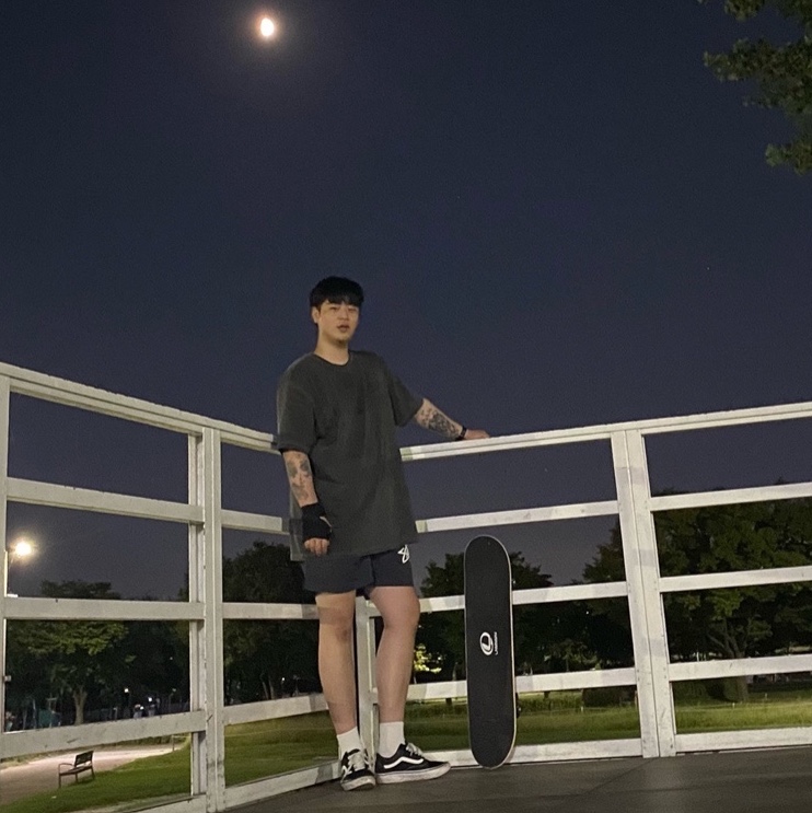 Nike x Stussy Water Shorts Off Noir, IAB Studio Pigment T-Shirt Black 착용 스타일
