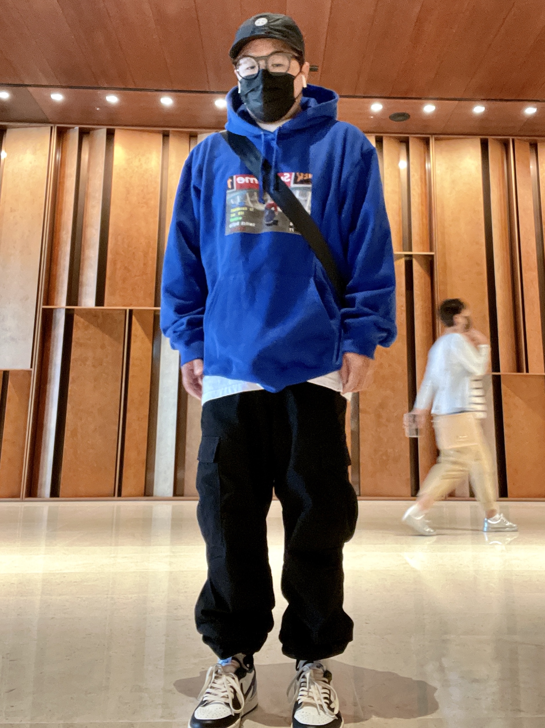 Supreme x Stone Island Painted Camo Nylon 6-Panel Dark Teal - 20FW, Supreme x Thrasher Hooded Sweatshirt Royal - 21FW 착용 스타일