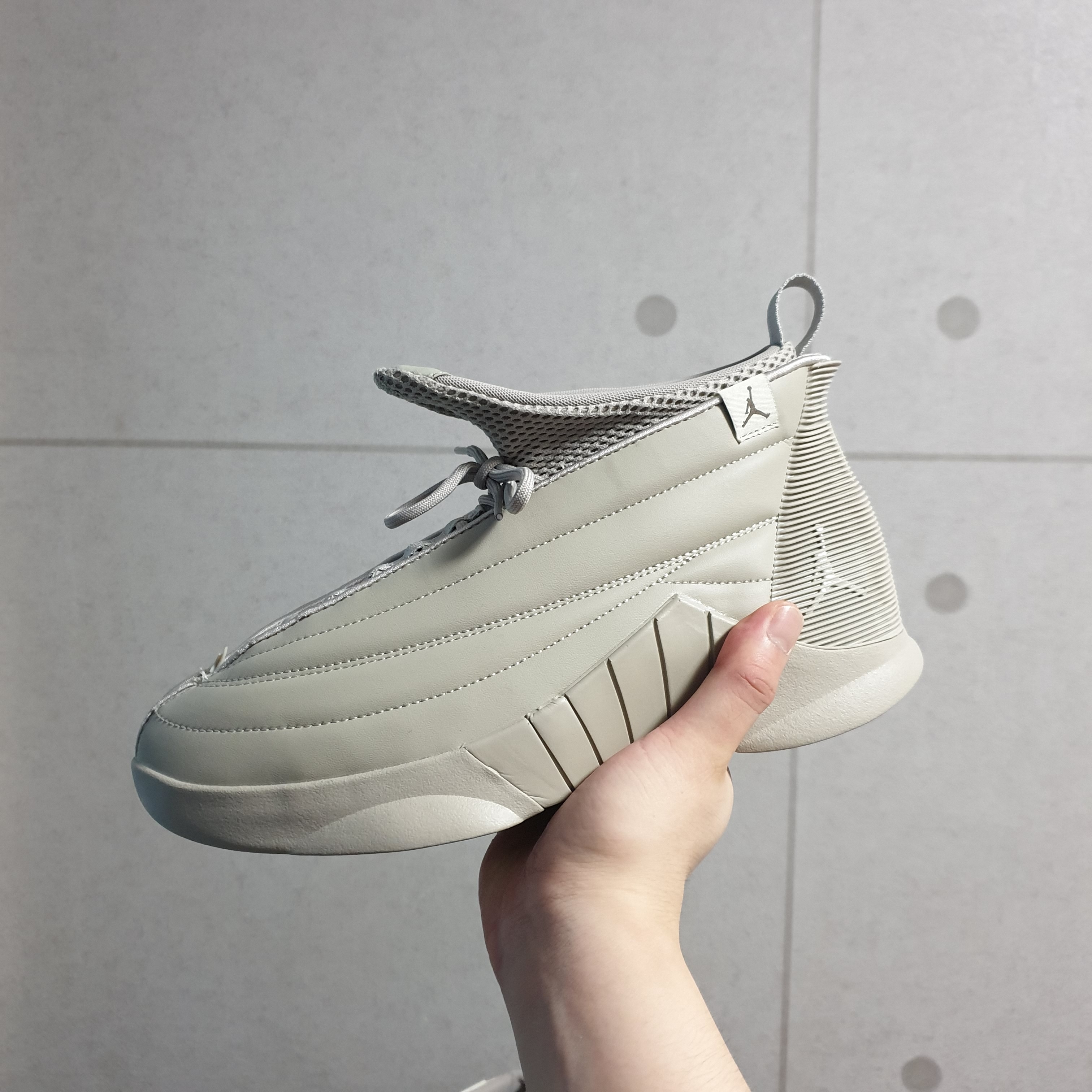 (W) Jordan 15 x Billie Eilish Retro SP Beige 착용 스타일 - 1