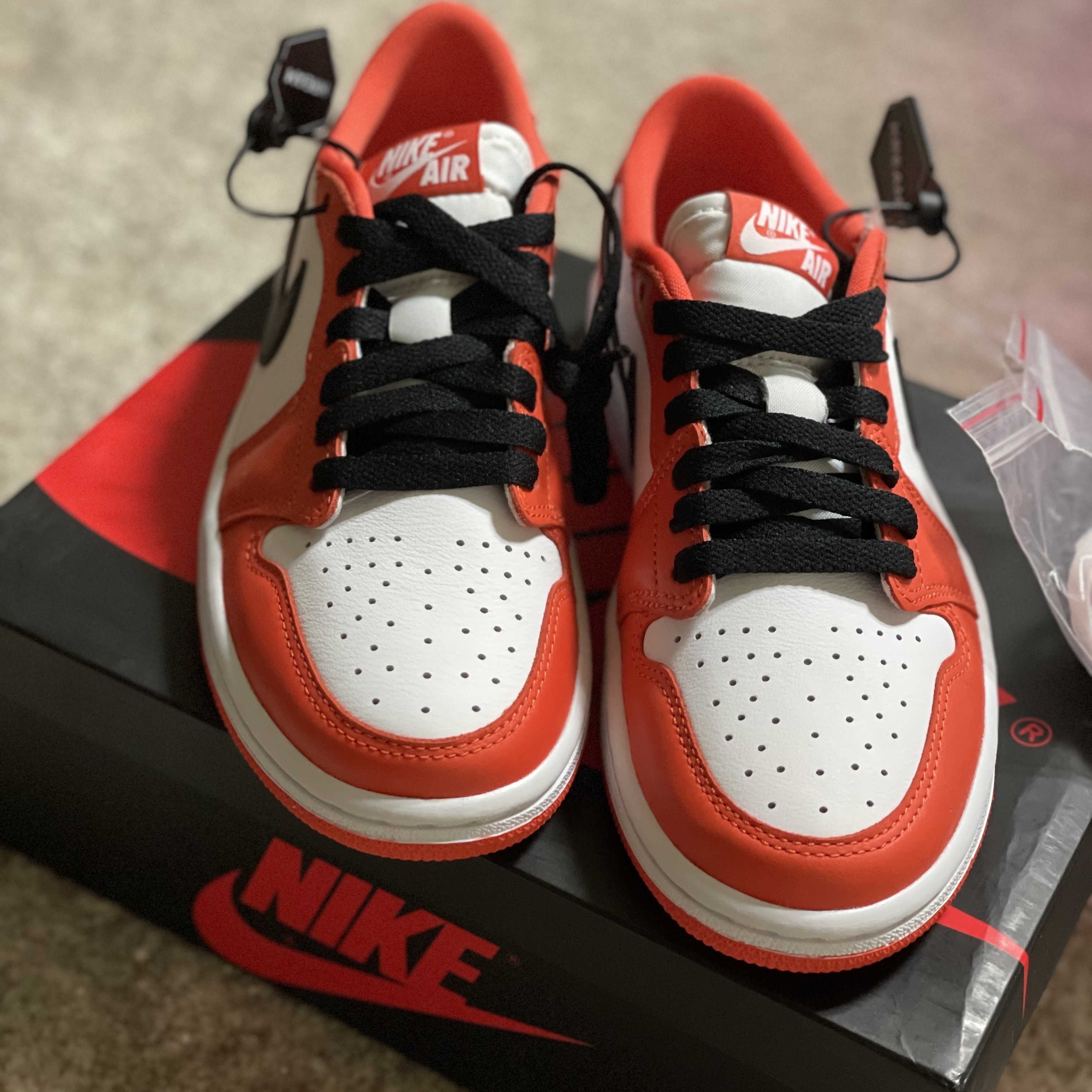 Jordan 1 Low OG Starfish 착용 스타일