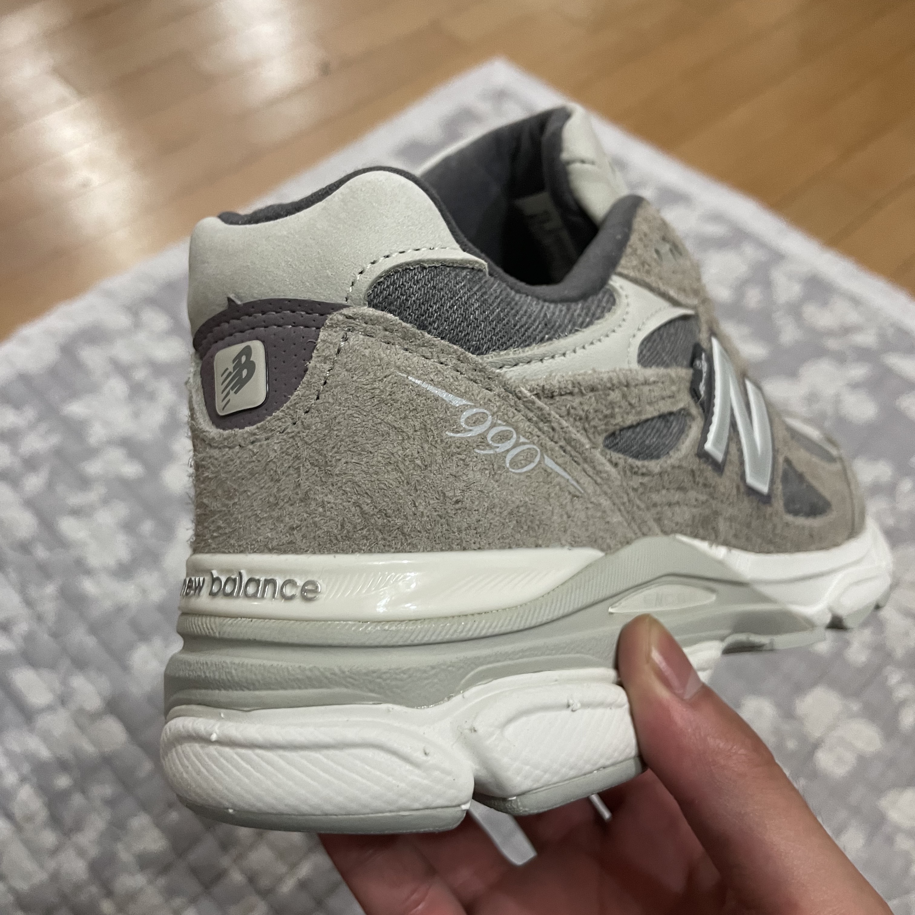 New Balance x Levi's 990v3 Grey (Levi's Tag) 착용 스타일 - 5