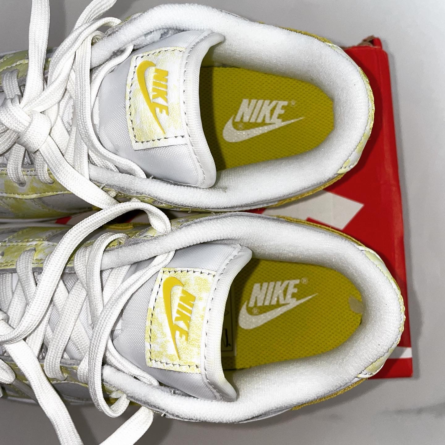 (W) Nike Dunk Low Yellow Strike 착용 스타일 - 5