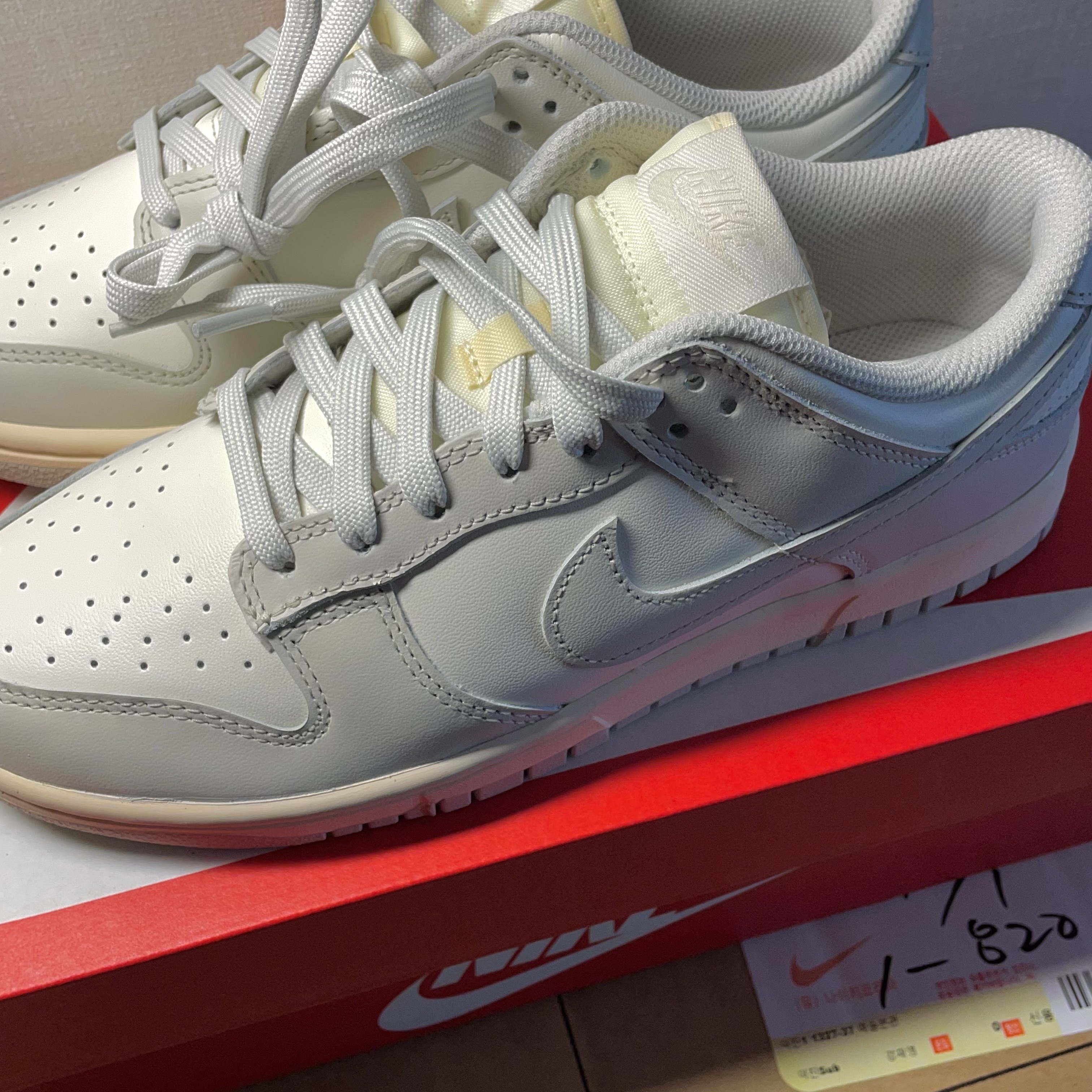 (W) Nike Dunk Low Light Bone 착용 스타일 - 1