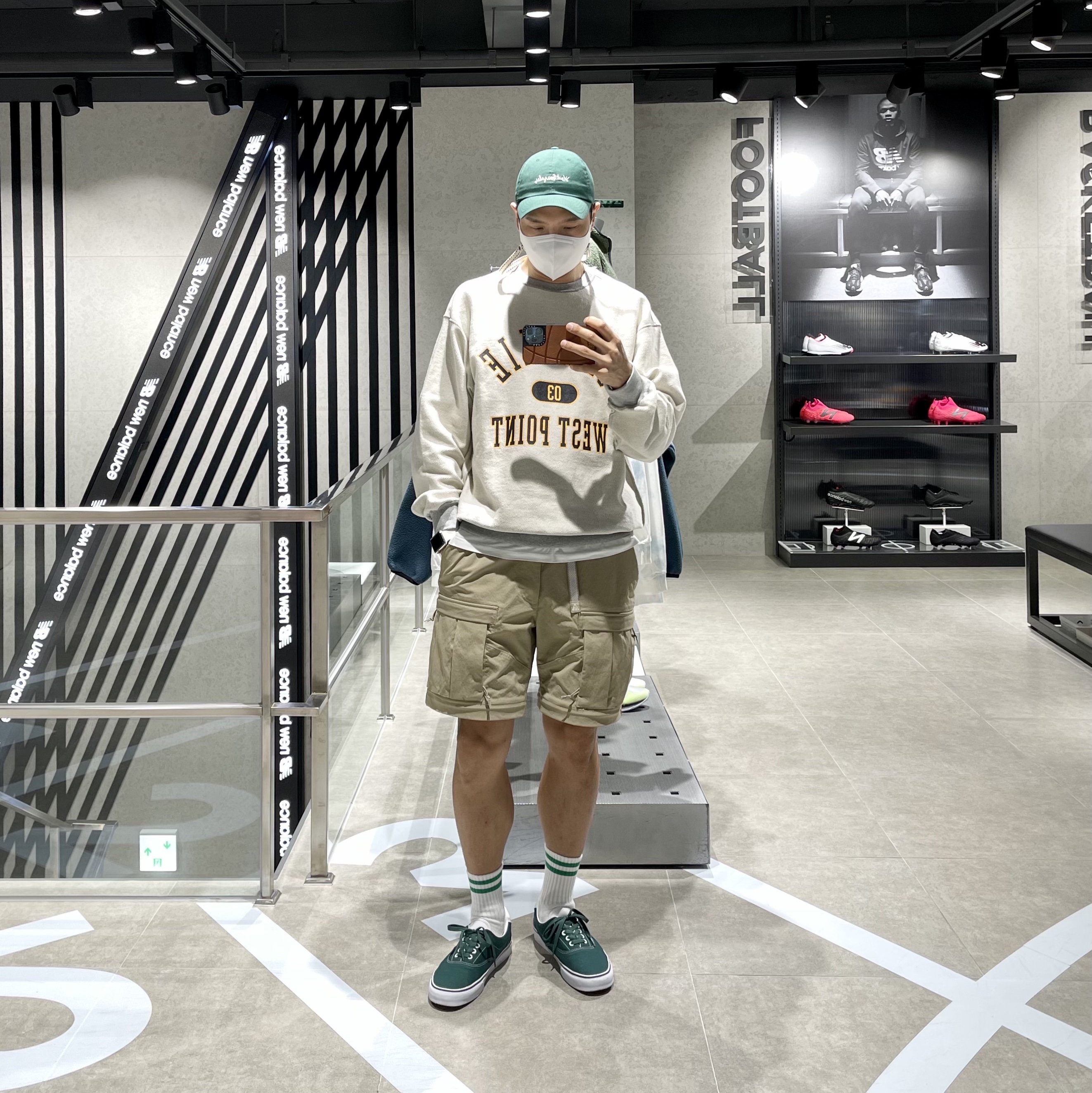 Nike ACG Smith Summit Pants Khaki - Asia, Vans ComfyCush Era Bistro Green 착용 스타일 - 5