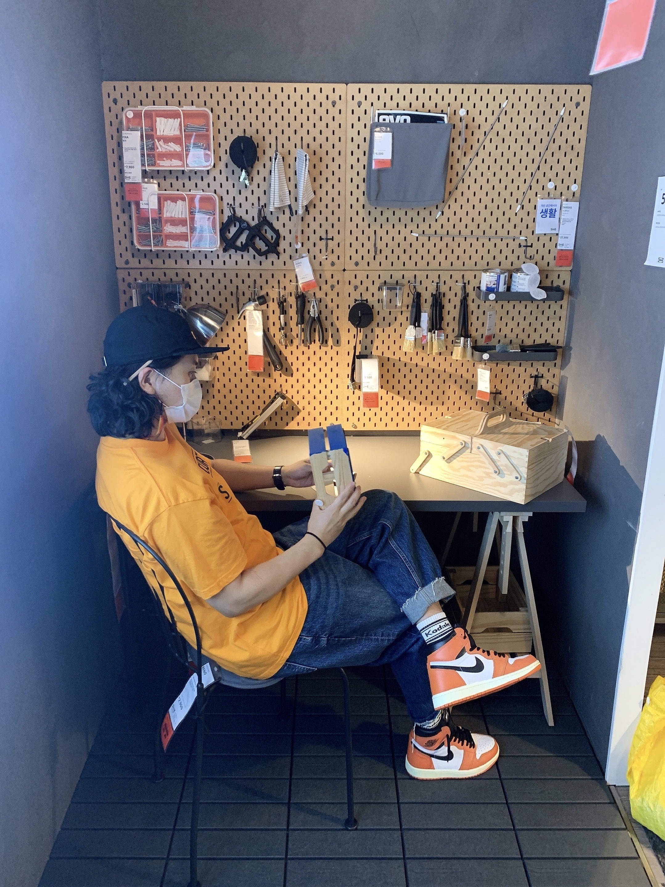 Jordan 1 Retro High OG Electro Orange 착용 스타일 - 1
