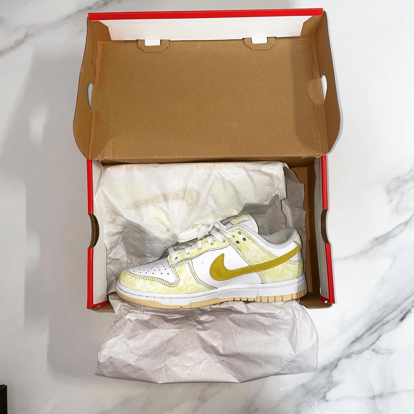 (W) Nike Dunk Low Yellow Strike 착용 스타일 - 1