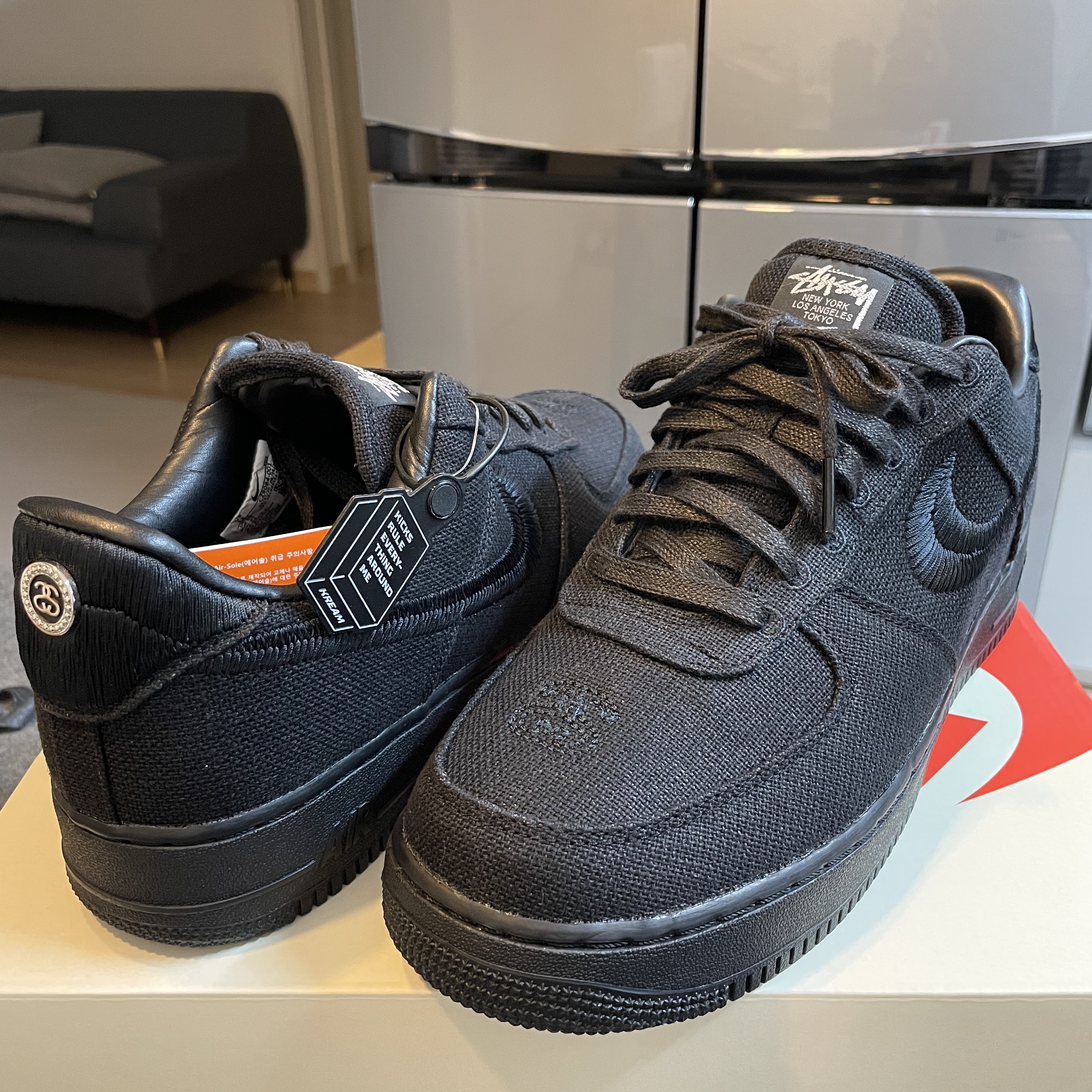 Nike x Stussy Air Force 1 Low Triple Black 착용 스타일 - 5