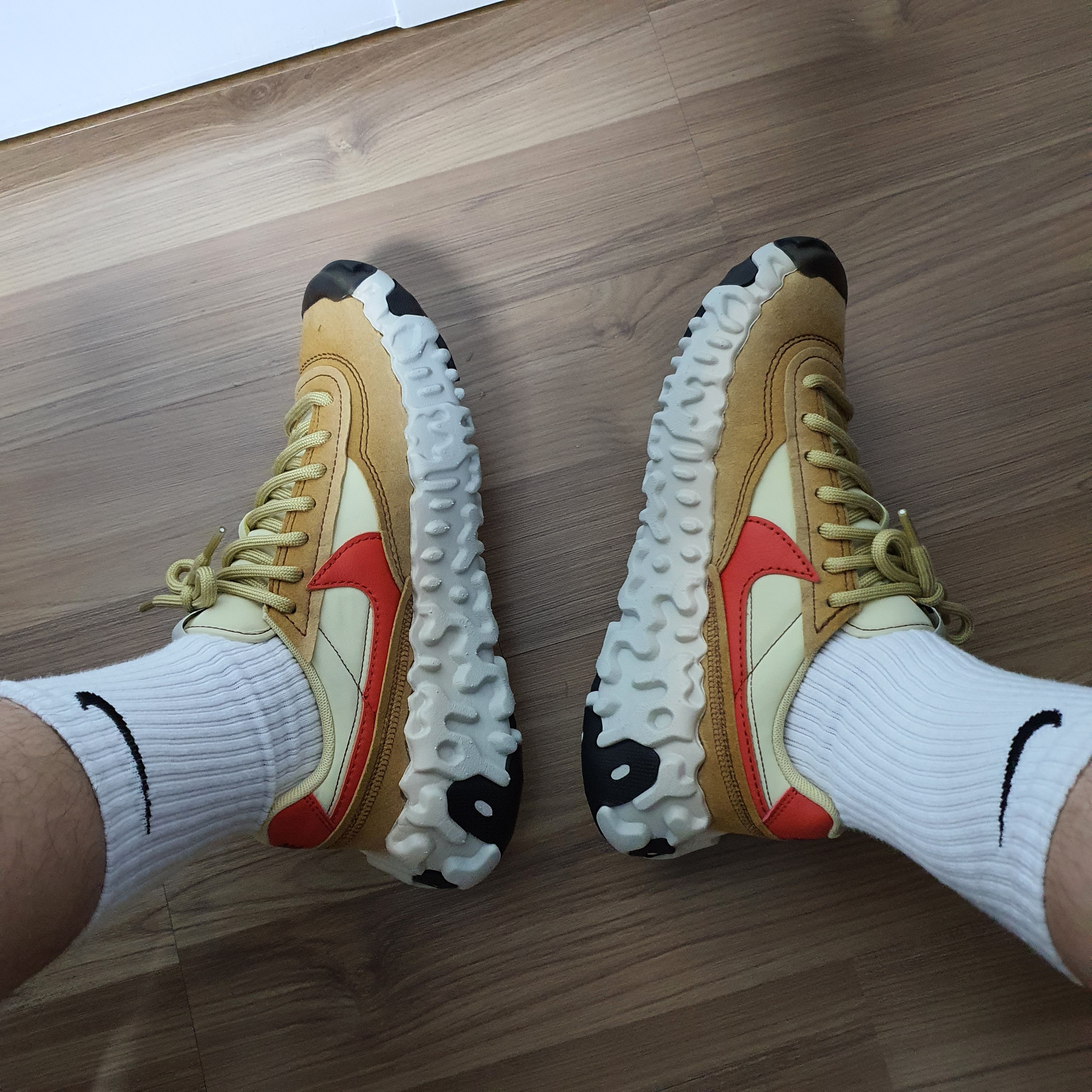 Nike Overbreak SP Fossil 착용 스타일