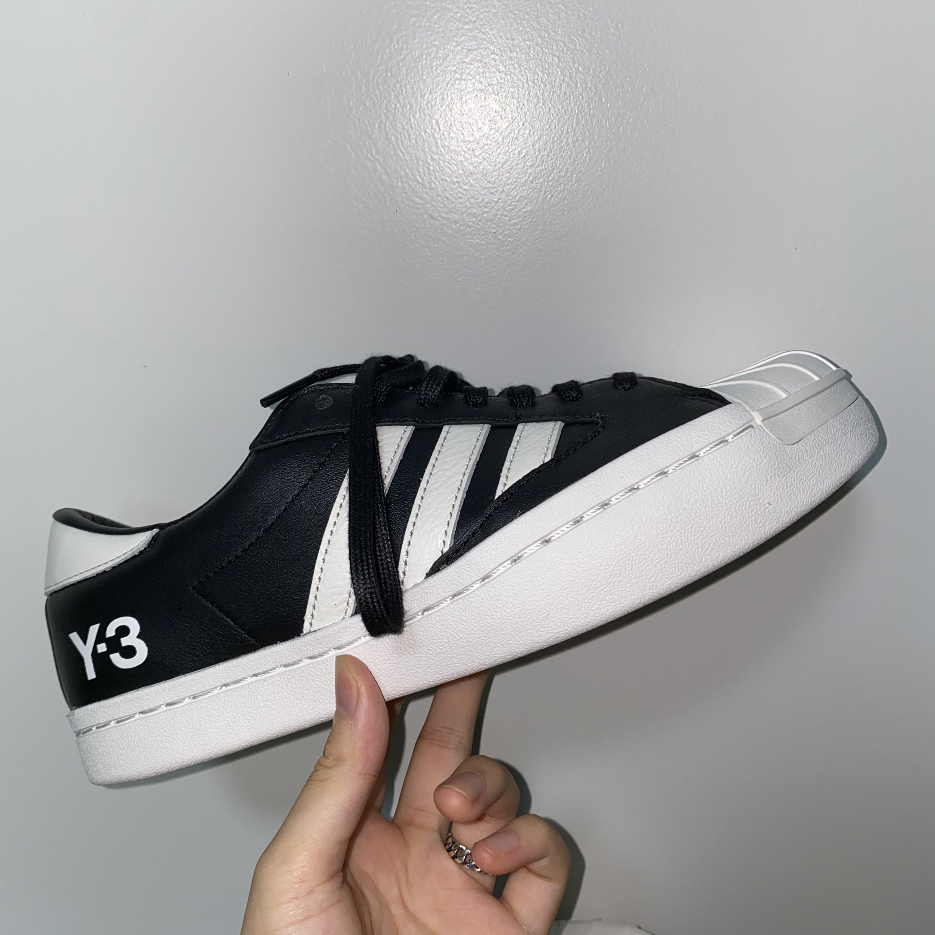 Y-3 Yohji Star Black White 착용 스타일 - 2