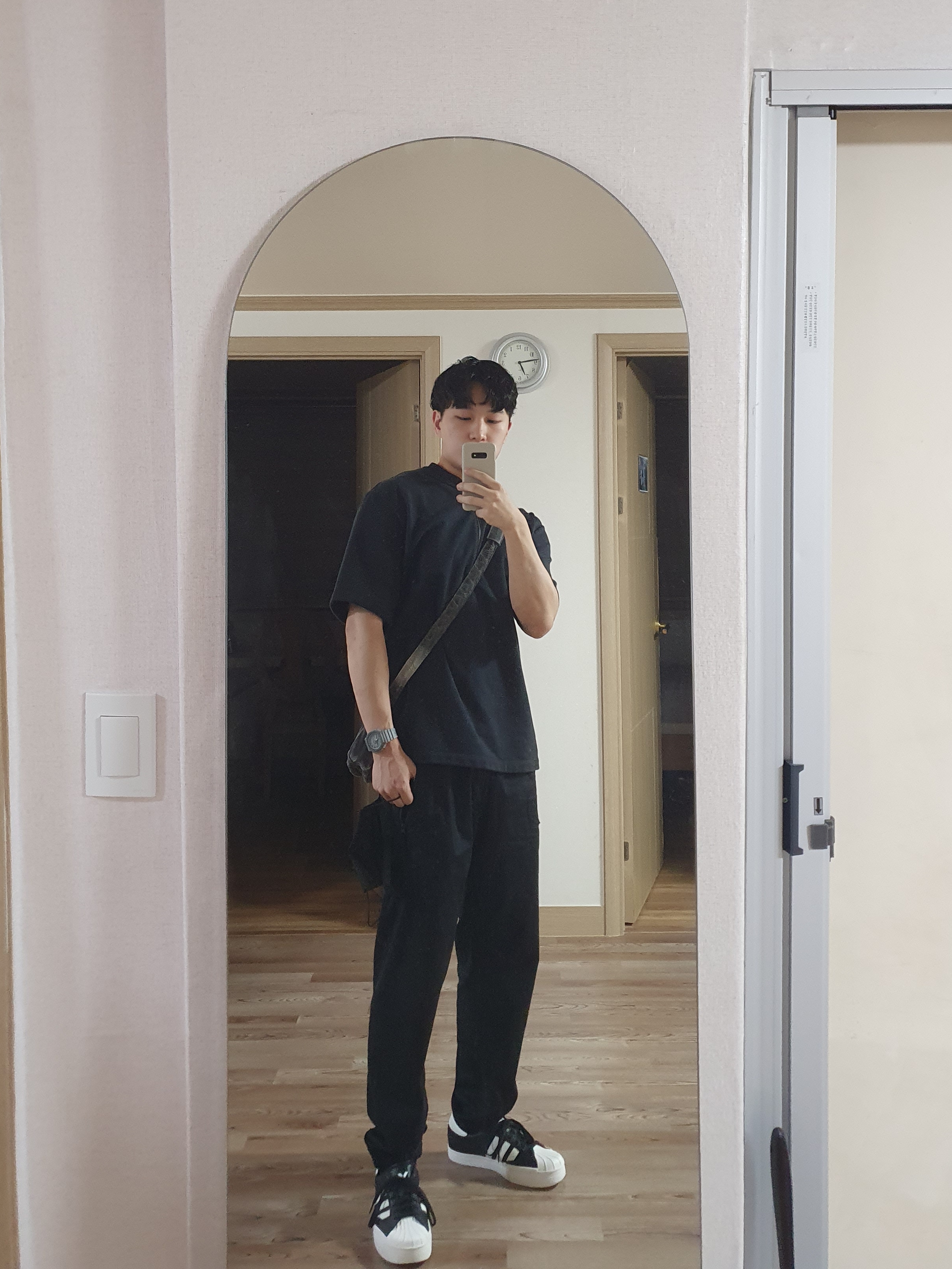 Y-3 Yohji Star Black White, Stone Island 317F2 Ghost Piece Stretch Cotton Satin Cargo Pants Black - 21SS 착용 스타일 - 2