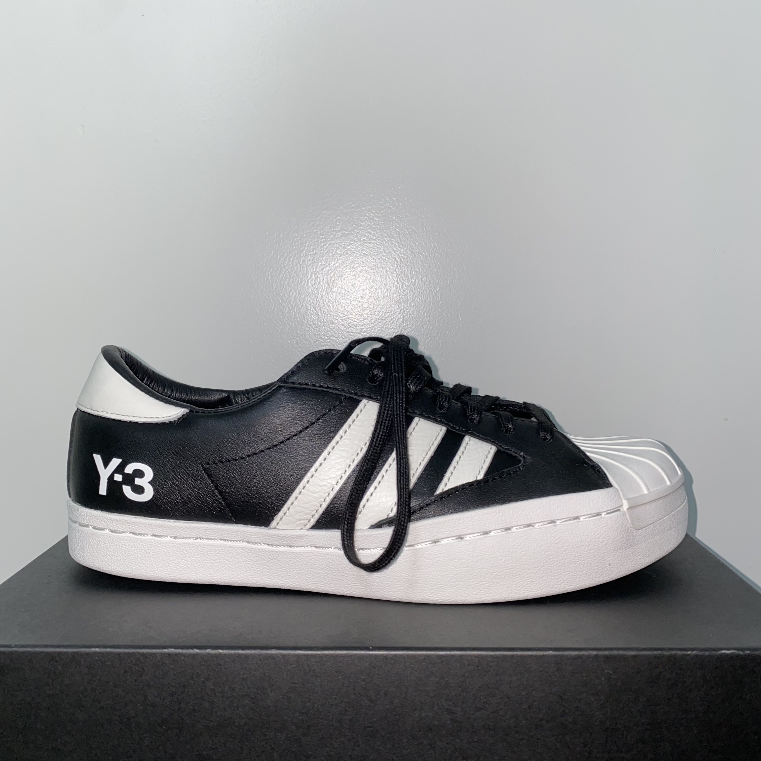Y-3 Yohji Star Black White 착용 스타일 - 1