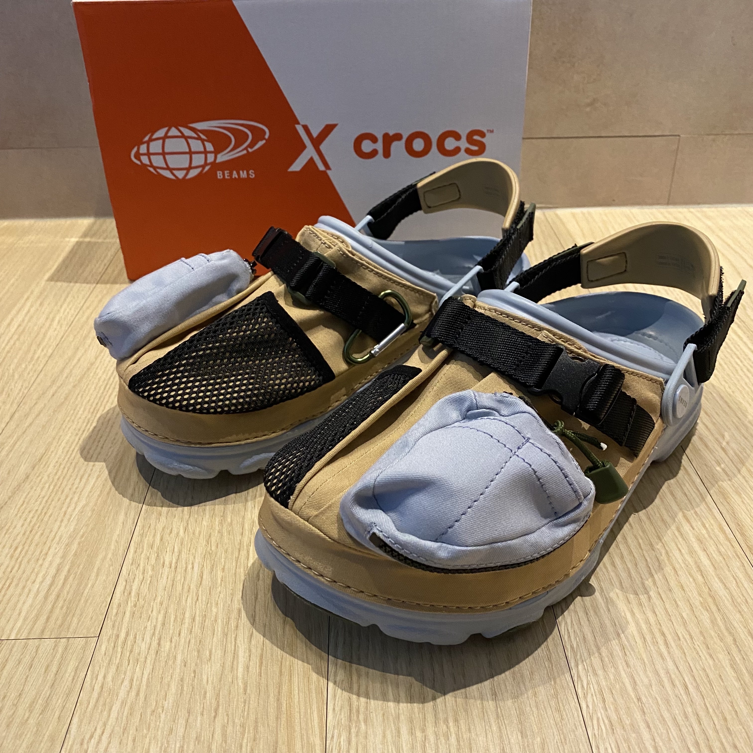 Crocs x Beams Classic All Terrain Mountain Parka Clog Beige 착용 스타일