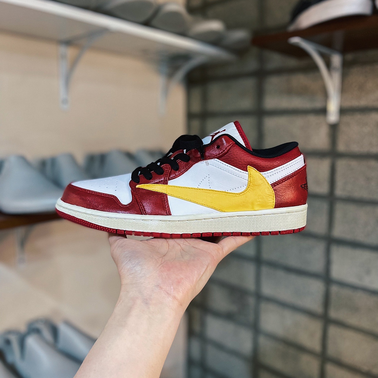 Jordan 1 Low White Red Black 착용 스타일