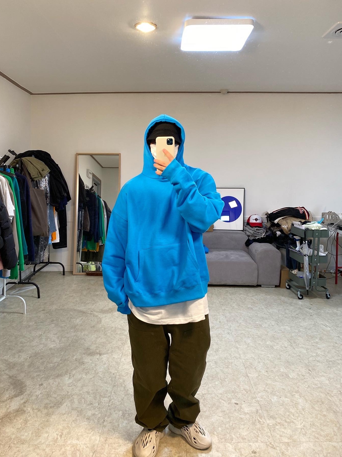Adidas Yeezy Foam RNNR Ararat 착용 스타일 - 1