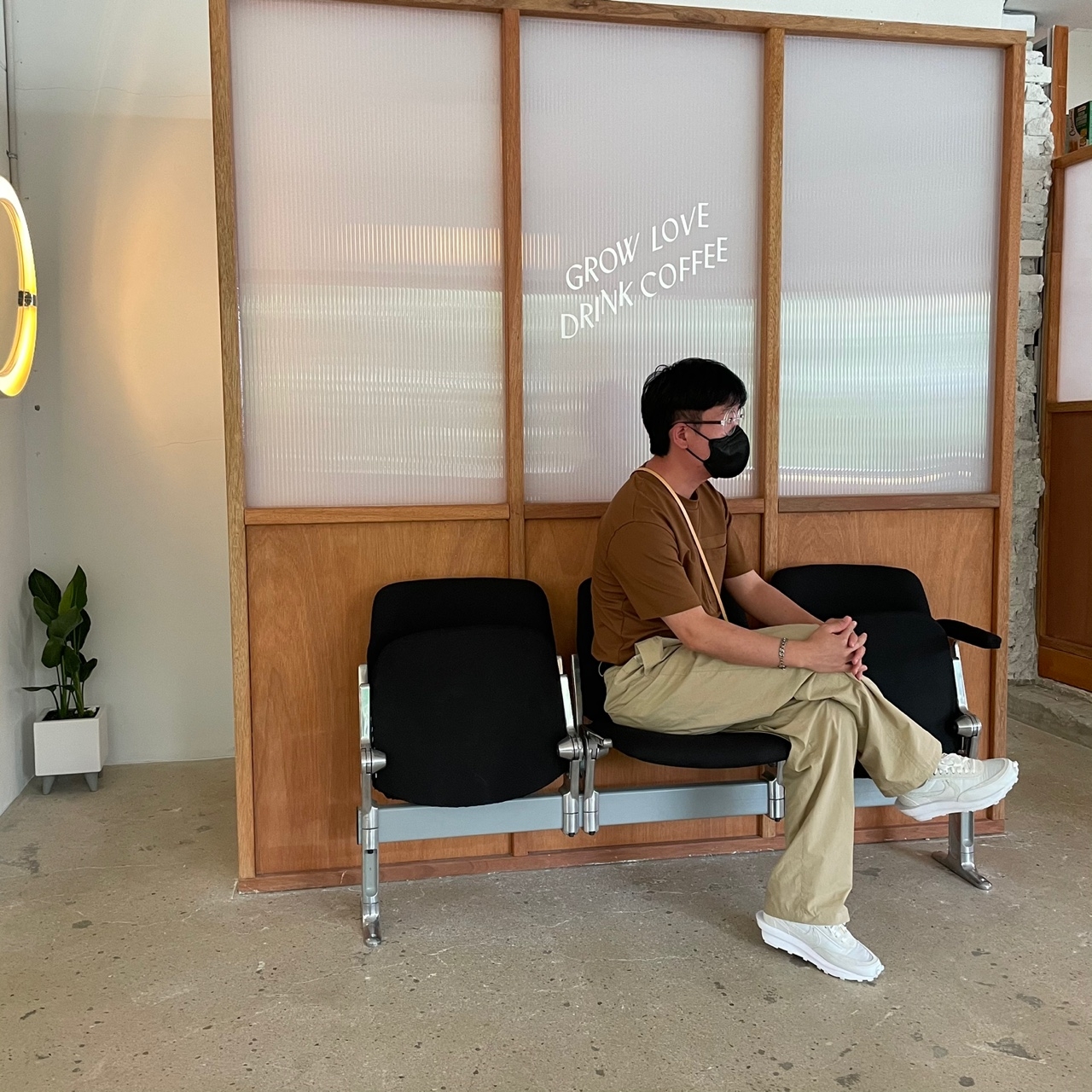 Nike x Sacai LDWaffle White Nylon 착용 스타일