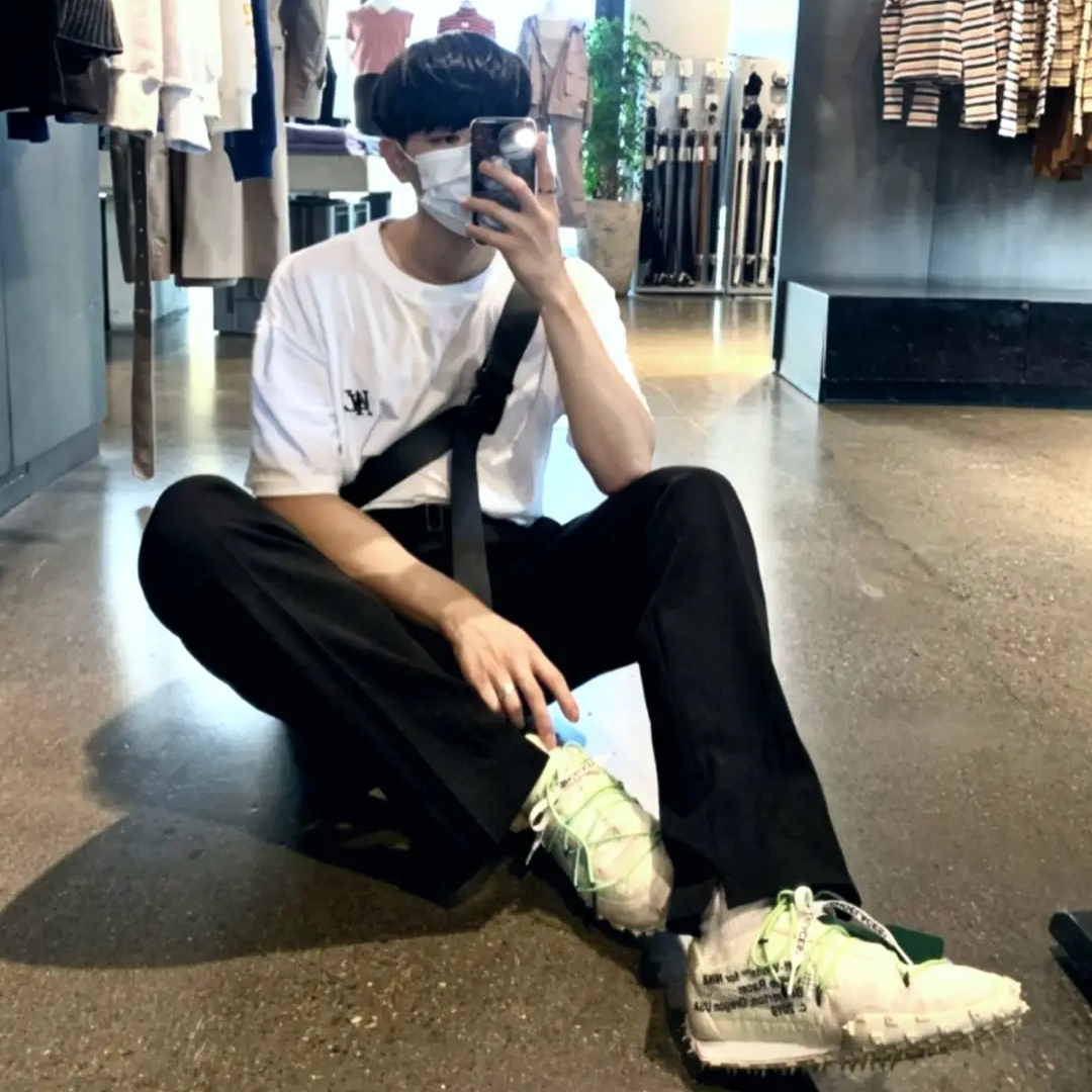 (W) Nike x Off-White Waffle Racer White 착용 스타일 - 1