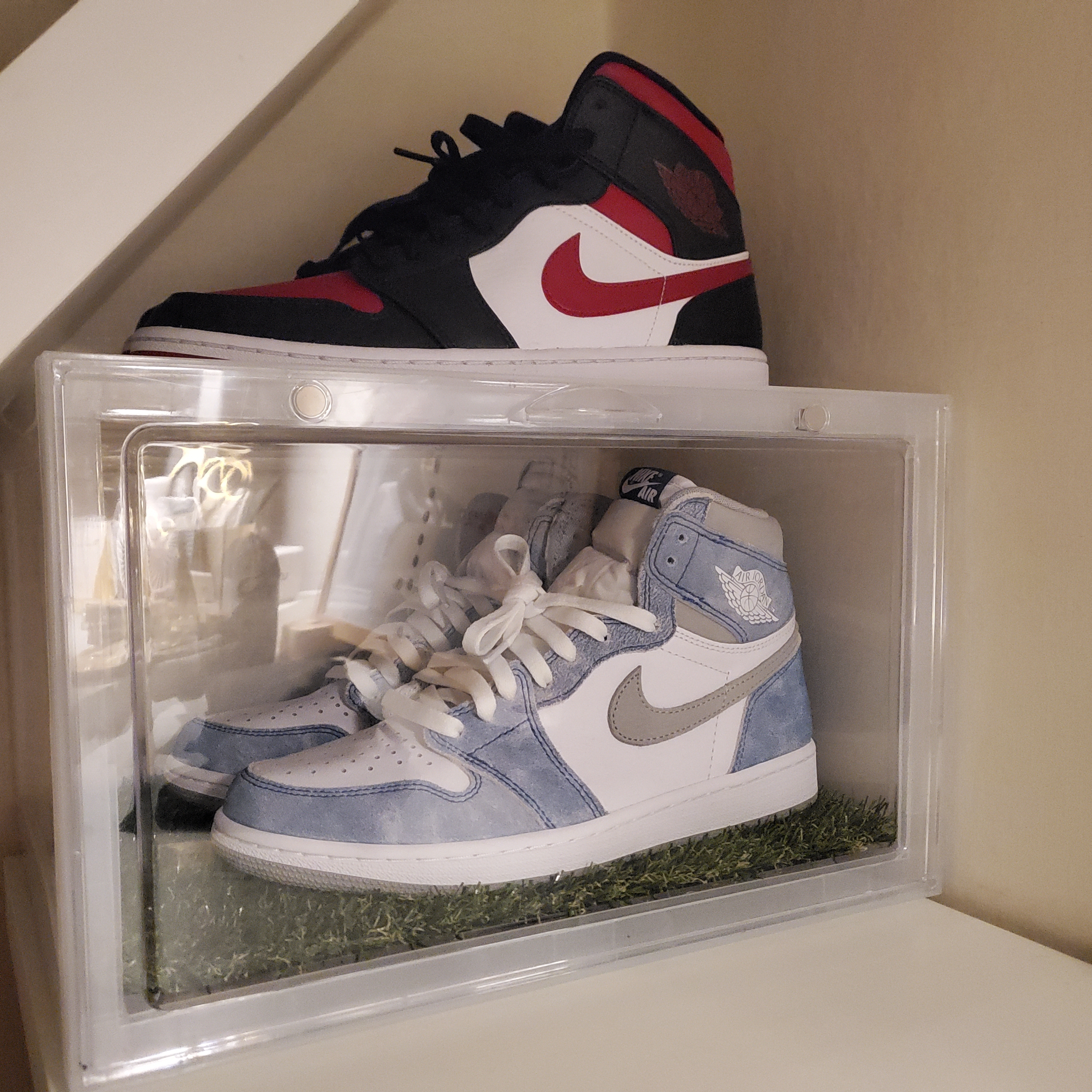 Jordan 1 Mid Gym Red Black White, Jordan 1 Retro High OG Hyper Royal 착용 스타일 - 3