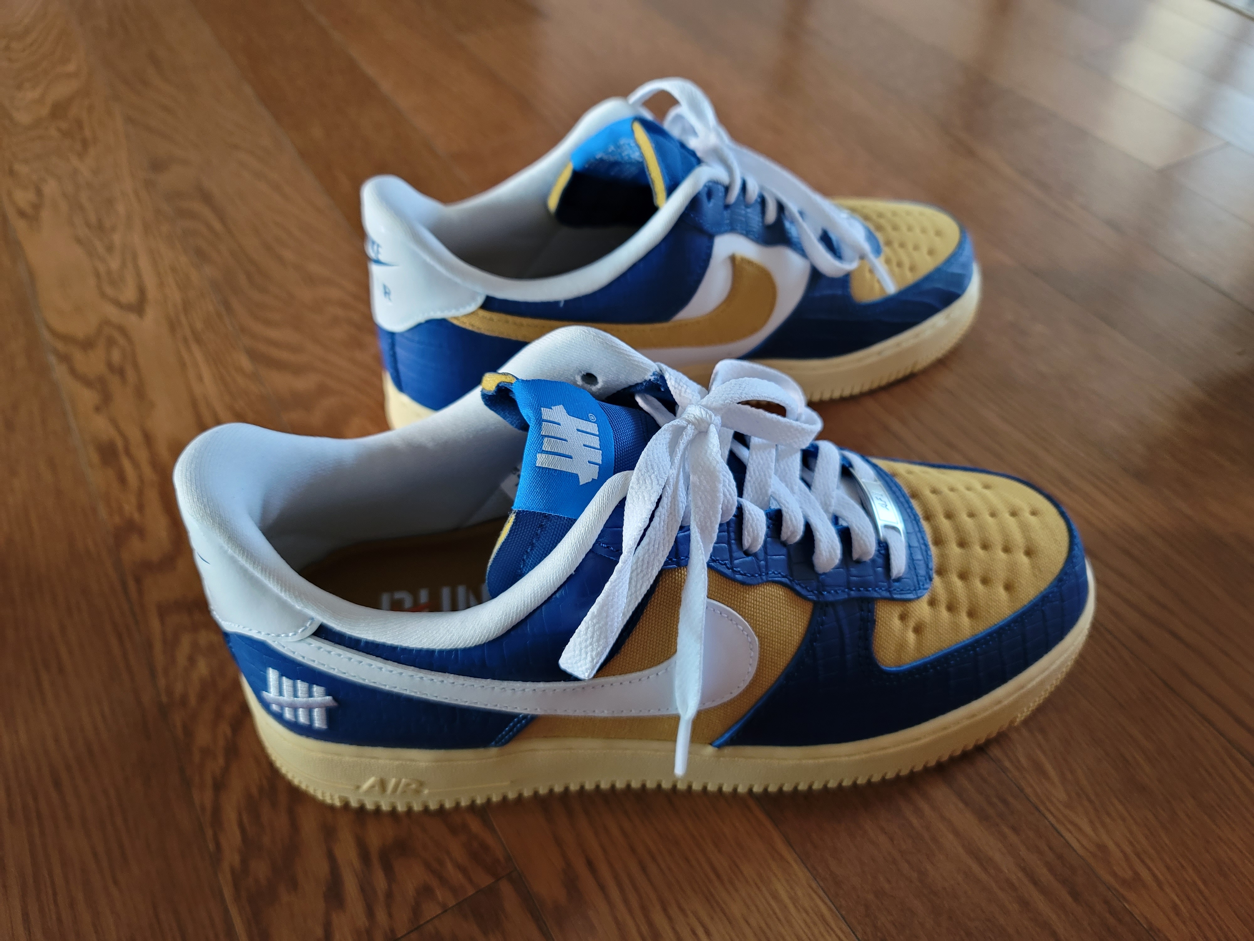 Nike x Undefeated Air Force 1 Low SP 5 On It Court Blue 착용 스타일 - 1
