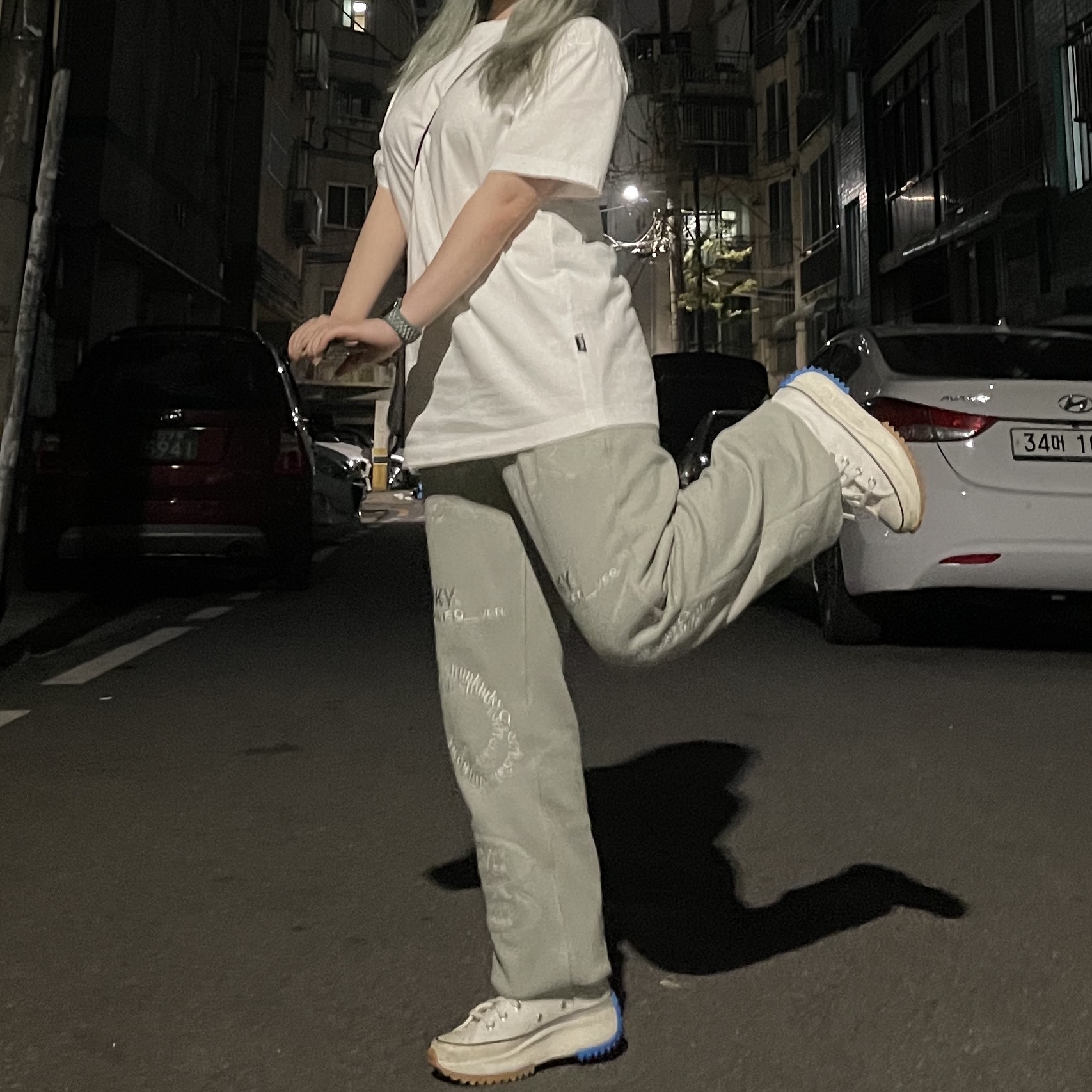 Converse x JW Anderson Run Star Hike Hi White 착용 스타일