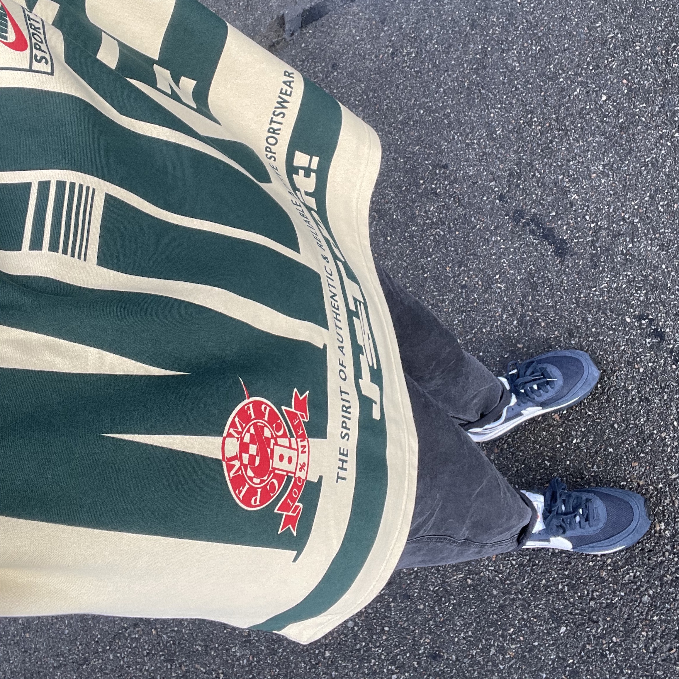 Nike x Sacai x Fragment LDWaffle Blackened Blue, Nike x Cactus Plant Flea Market Long Sleeve Polo Natural - US/EU 착용 스타일