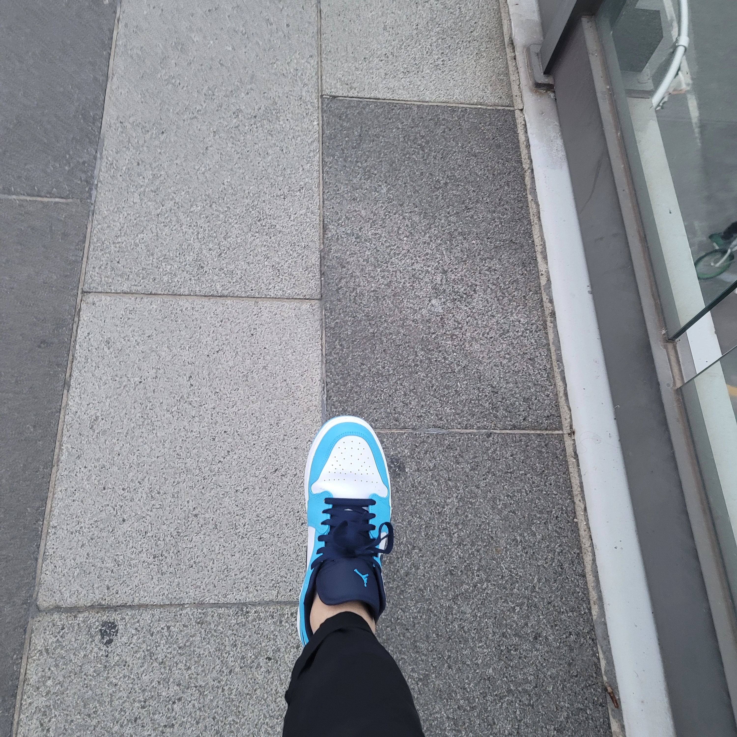 Jordan 1 Low Dark Powder Blue 착용 스타일