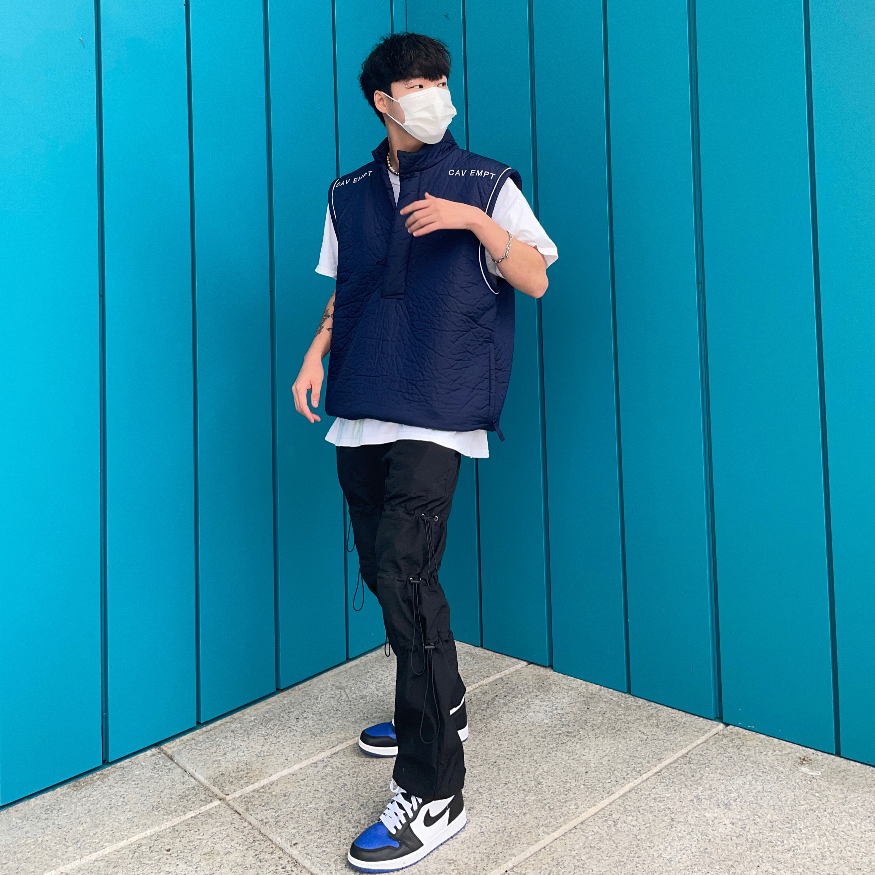 Nike x Cav Empt Vest Navy, Jordan 1 Retro High OG Royal Toe 착용 스타일