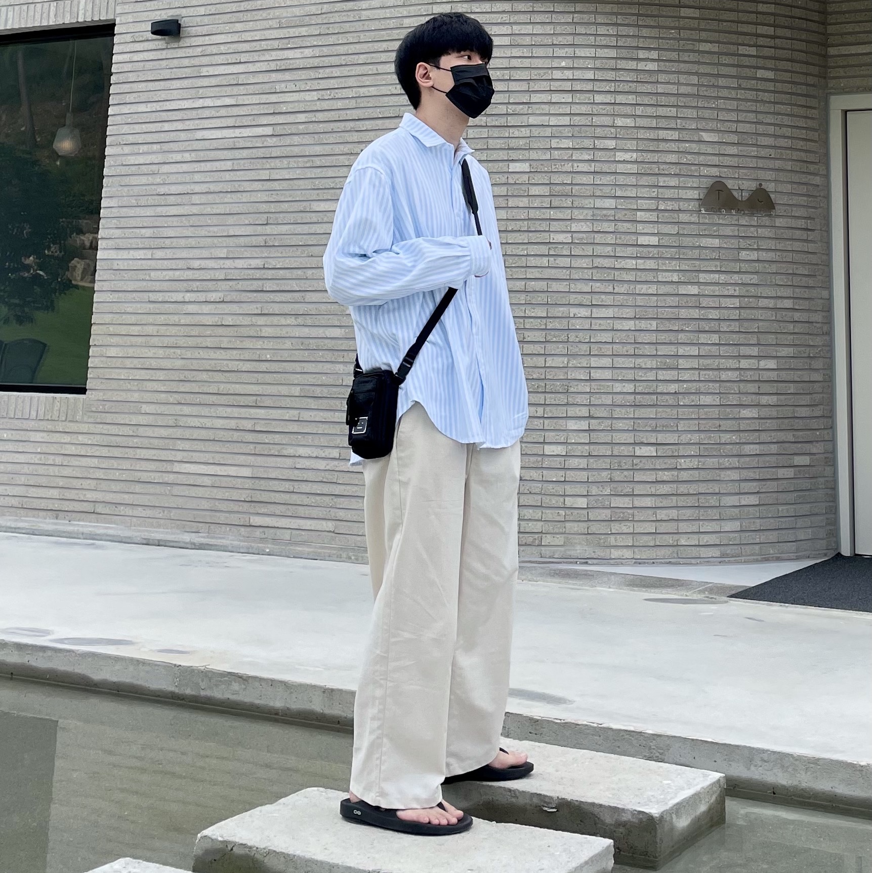 Oofos OOriginal Black 착용 스타일
