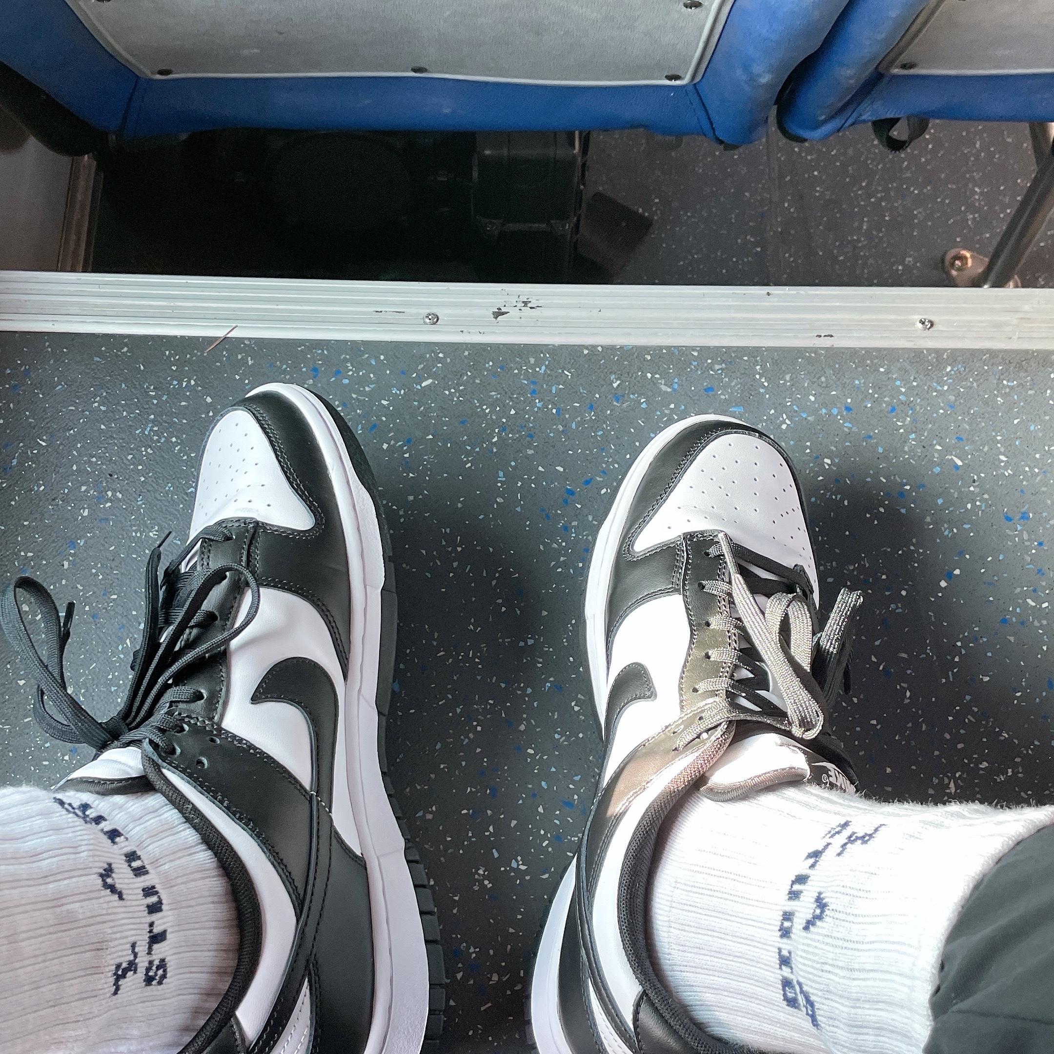 Nike Dunk Low Retro Black, IAB Studio White & Ash Blue Socks (3 Pack) 착용 스타일