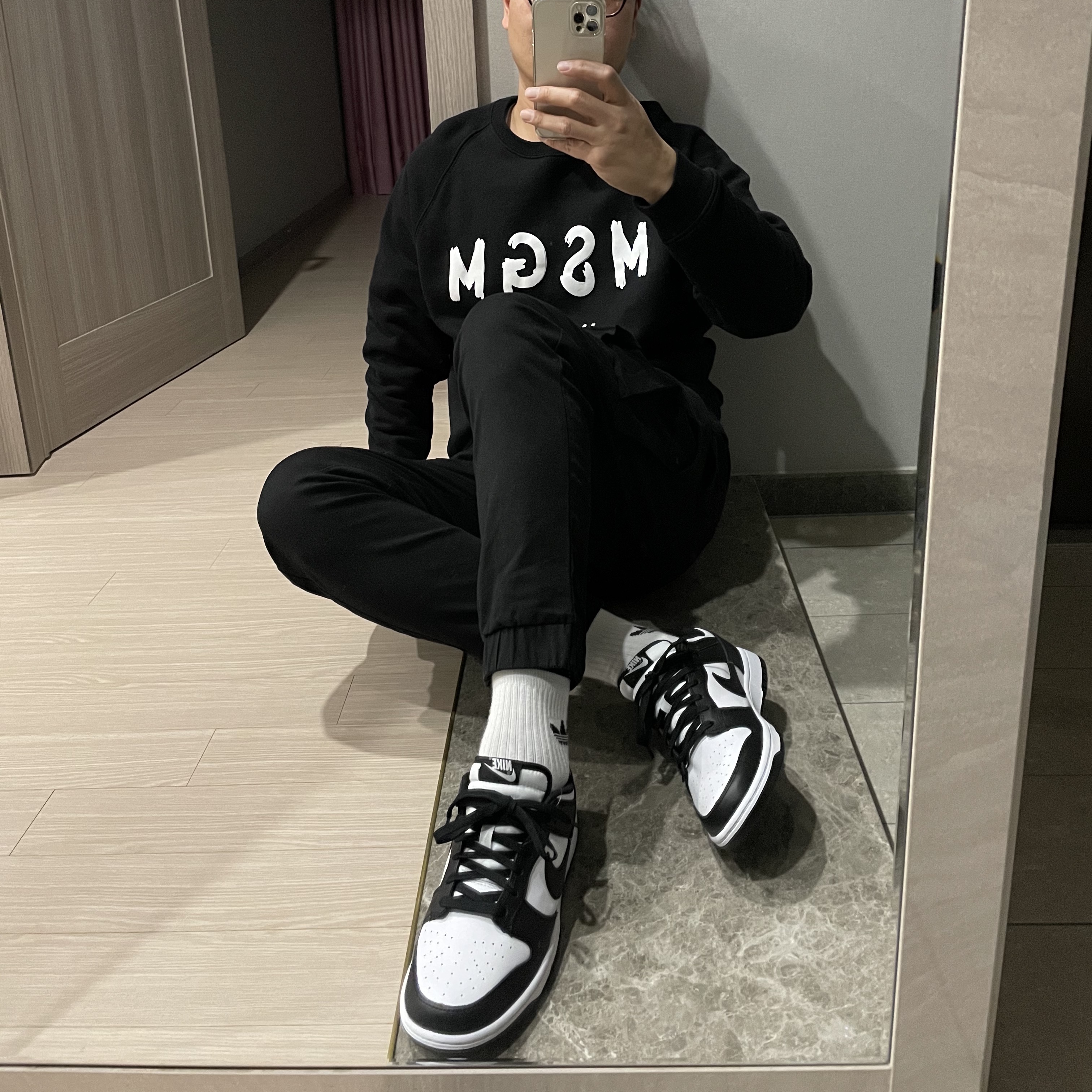 Nike Dunk Low Retro Black 착용 스타일