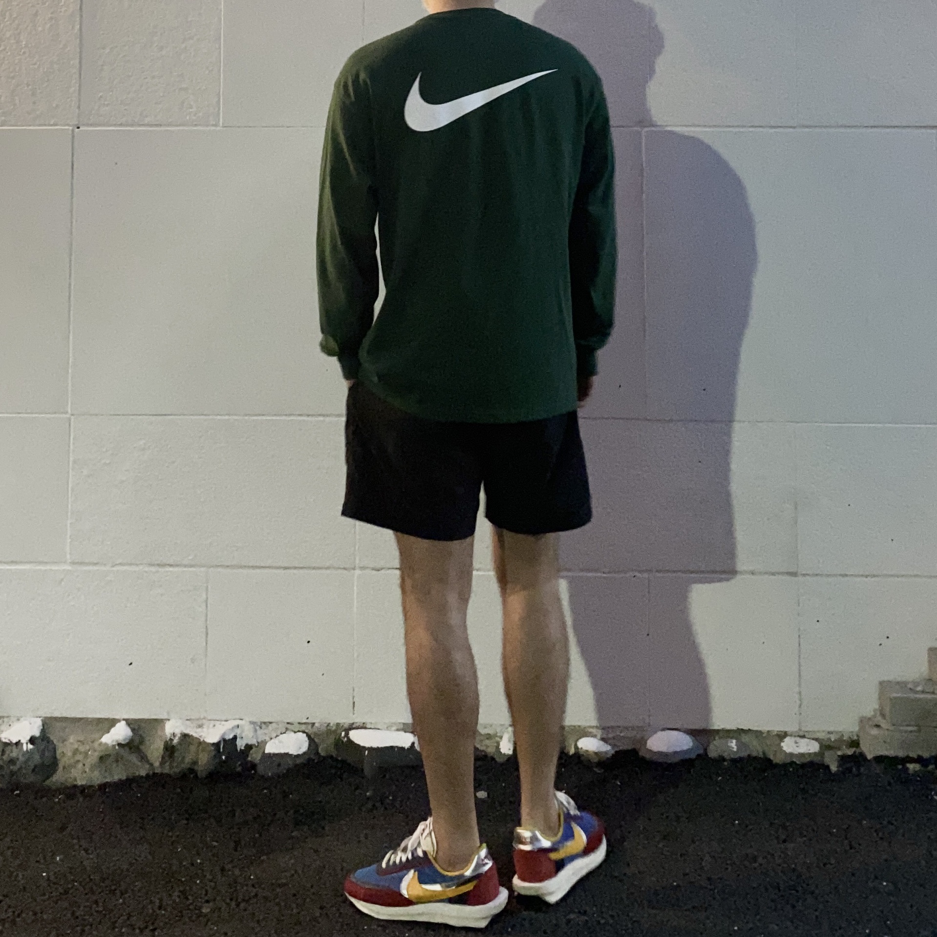 Nike x Sacai LDWaffle Blue Multi, Nike x Stussy Big Swoosh LS T-Shirt Green - Asia 착용 스타일