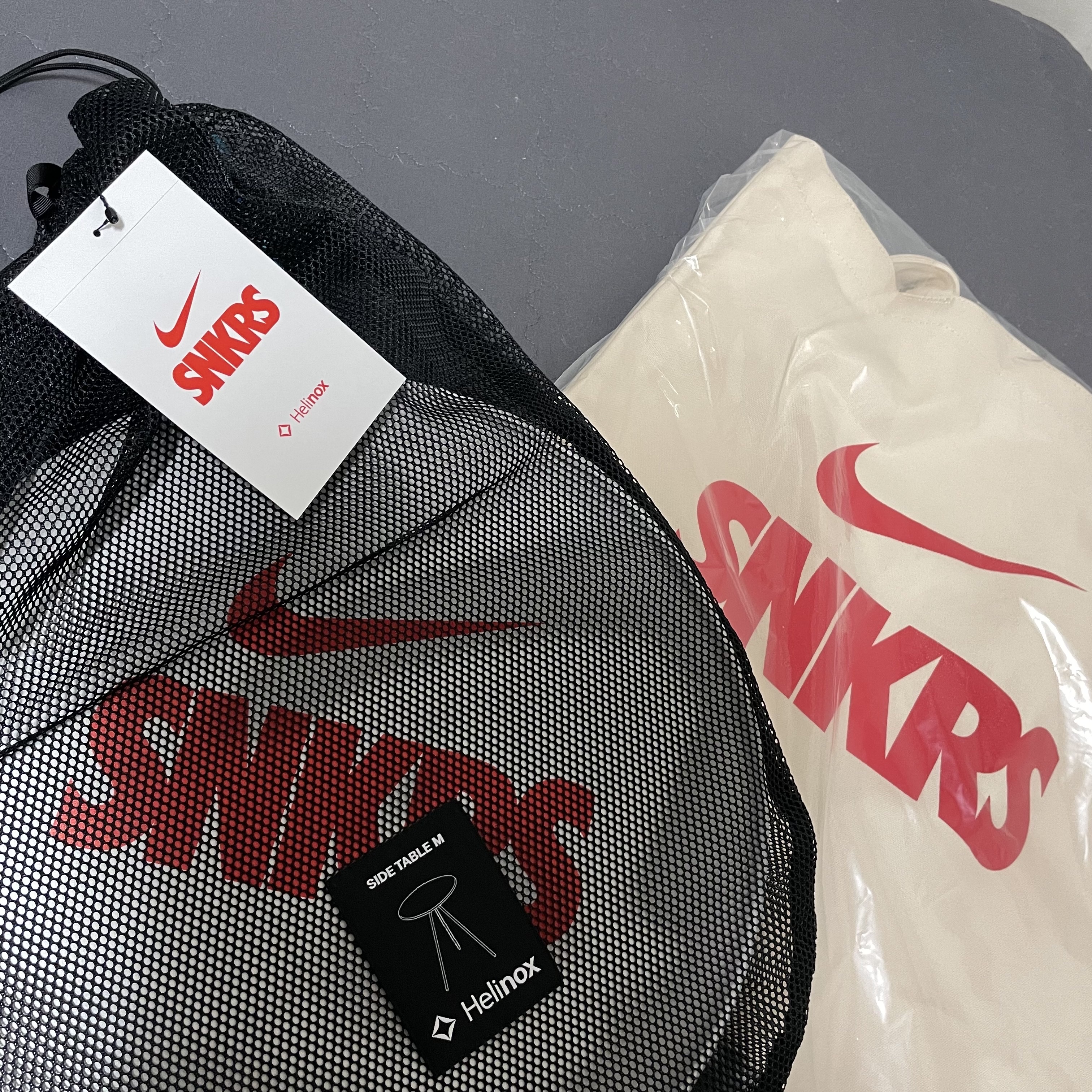 Helinox x Nike SNKRS 4th Anniversary Side Table M 착용 스타일