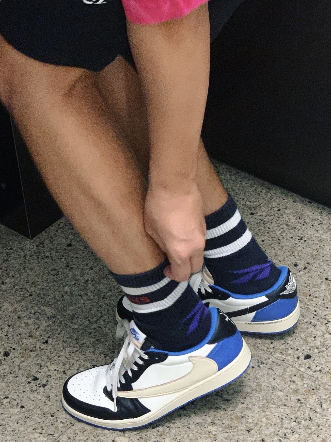 Jordan 1 x Travis Scott x Fragment Retro Low OG SP Military Blue, Jordan x Travis Scott x Fragment Shorts Black (DJ0617-010) 착용 스타일 - 2
