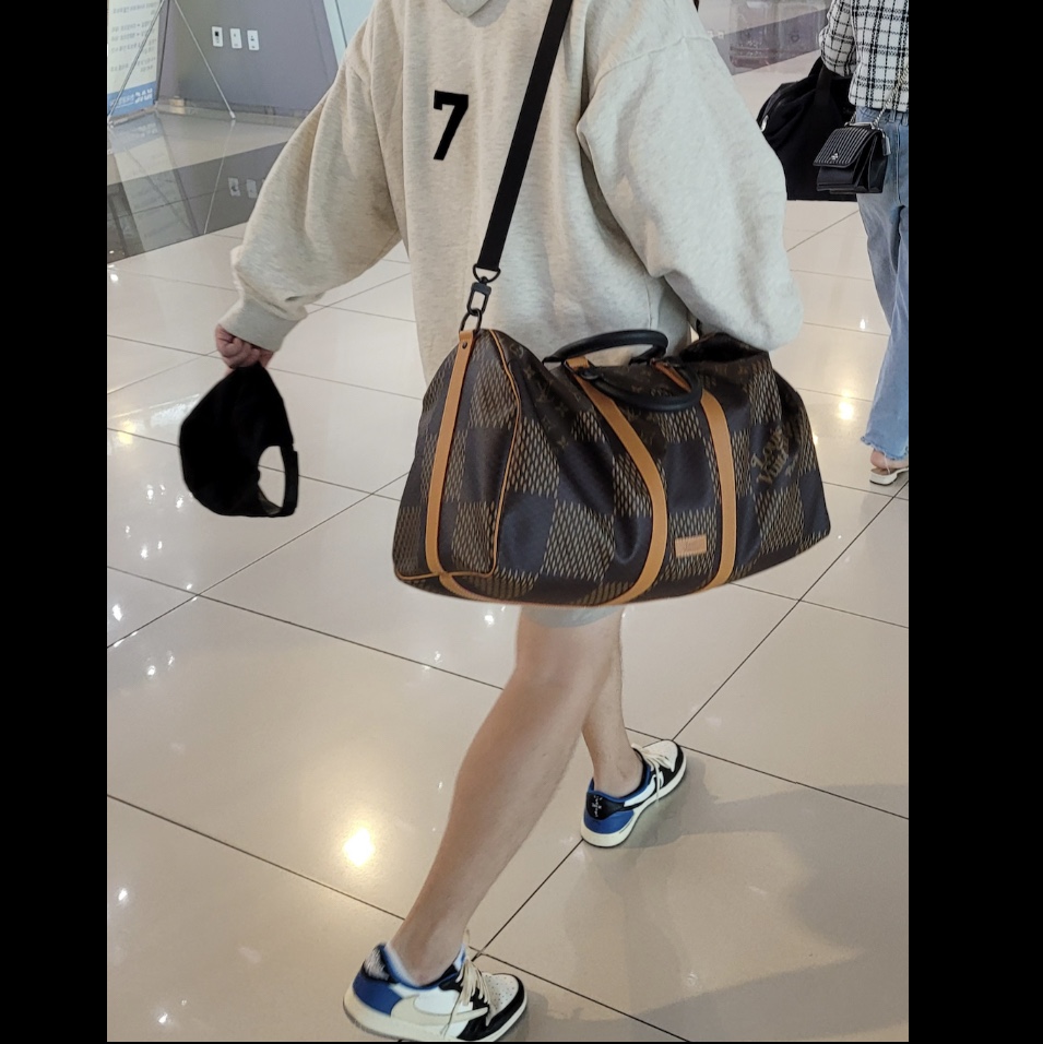 Jordan 1 x Travis Scott x Fragment Retro Low OG SP Military Blue 착용 스타일