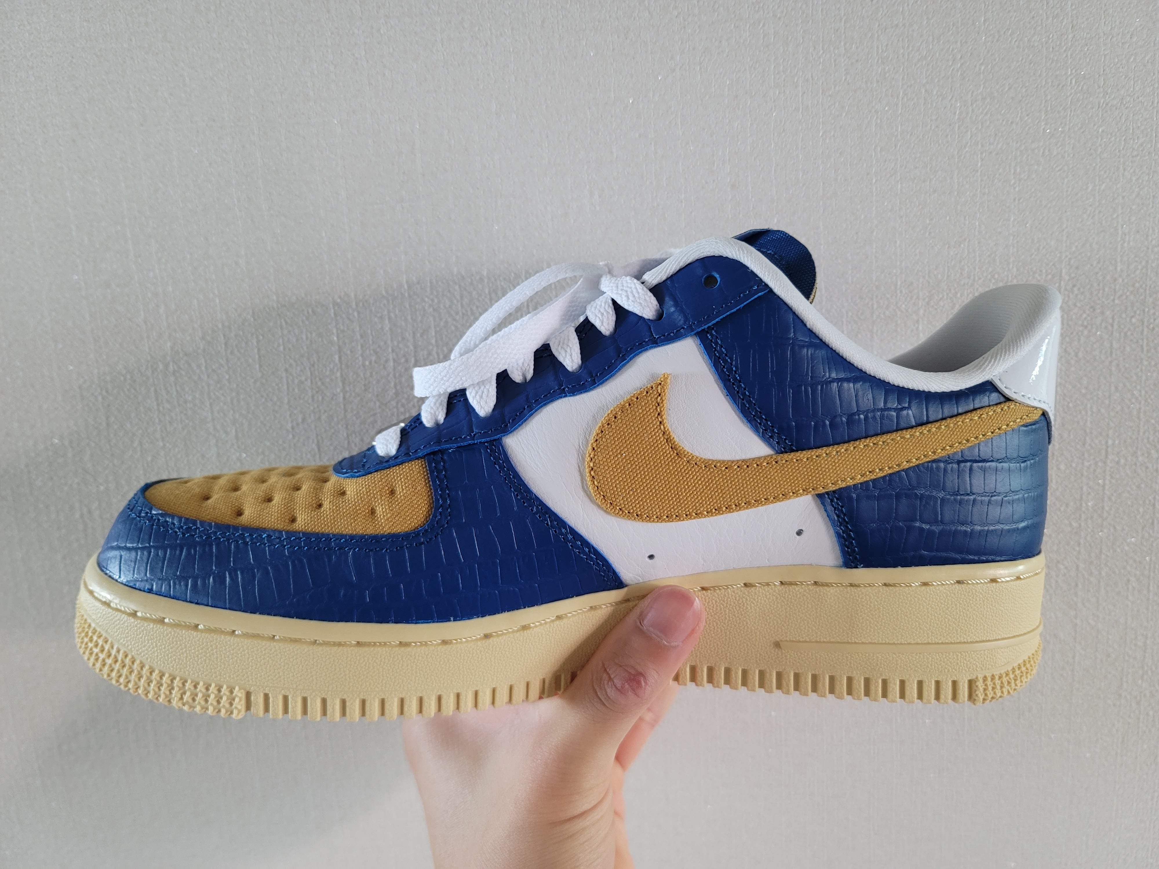 Nike x Undefeated Air Force 1 Low SP 5 On It Court Blue 착용 스타일 - 2