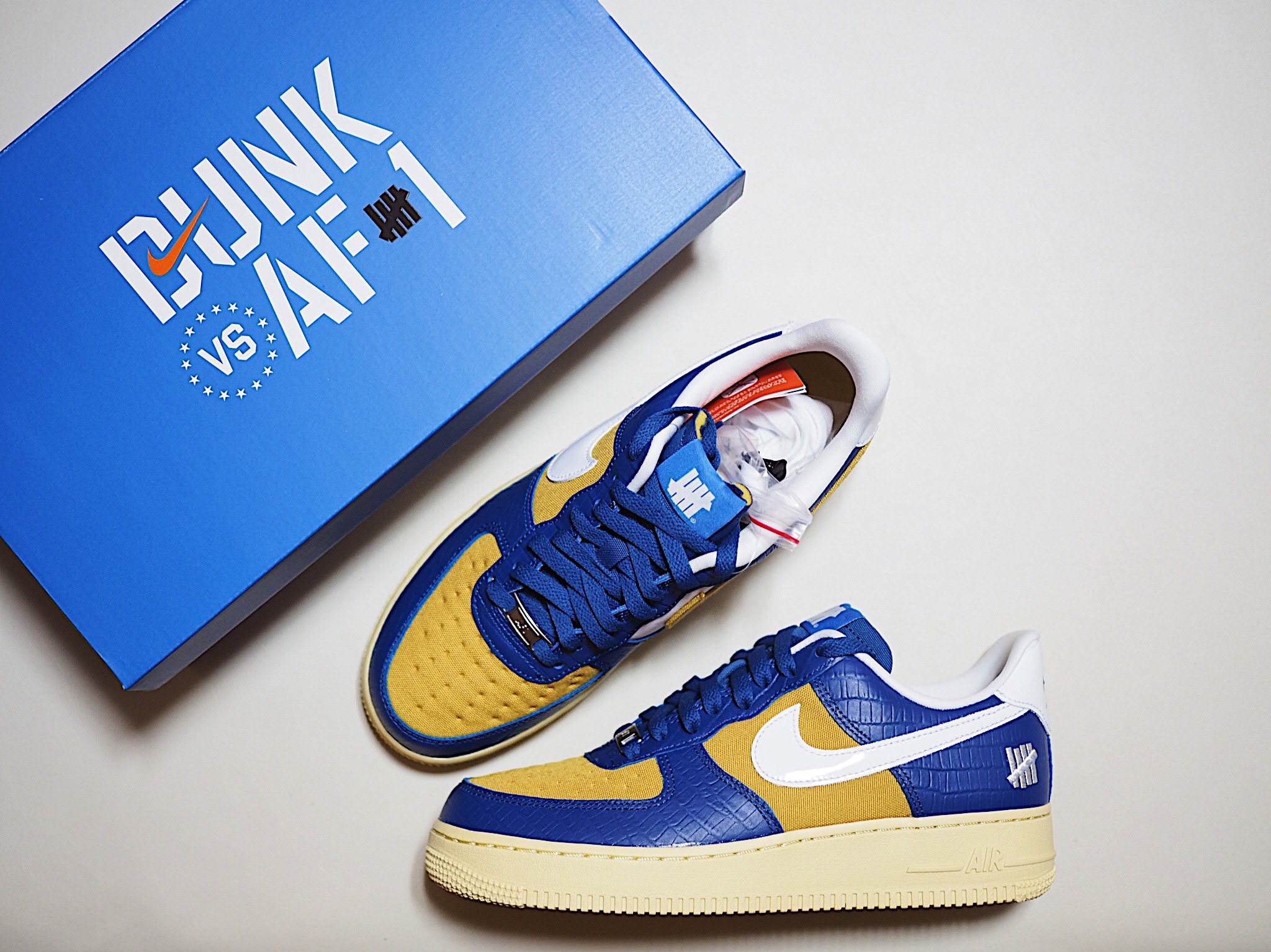 Nike x Undefeated Air Force 1 Low SP 5 On It Court Blue, Nike x Undefeated Dunk Low SP 5 On It Black 착용 스타일 - 3