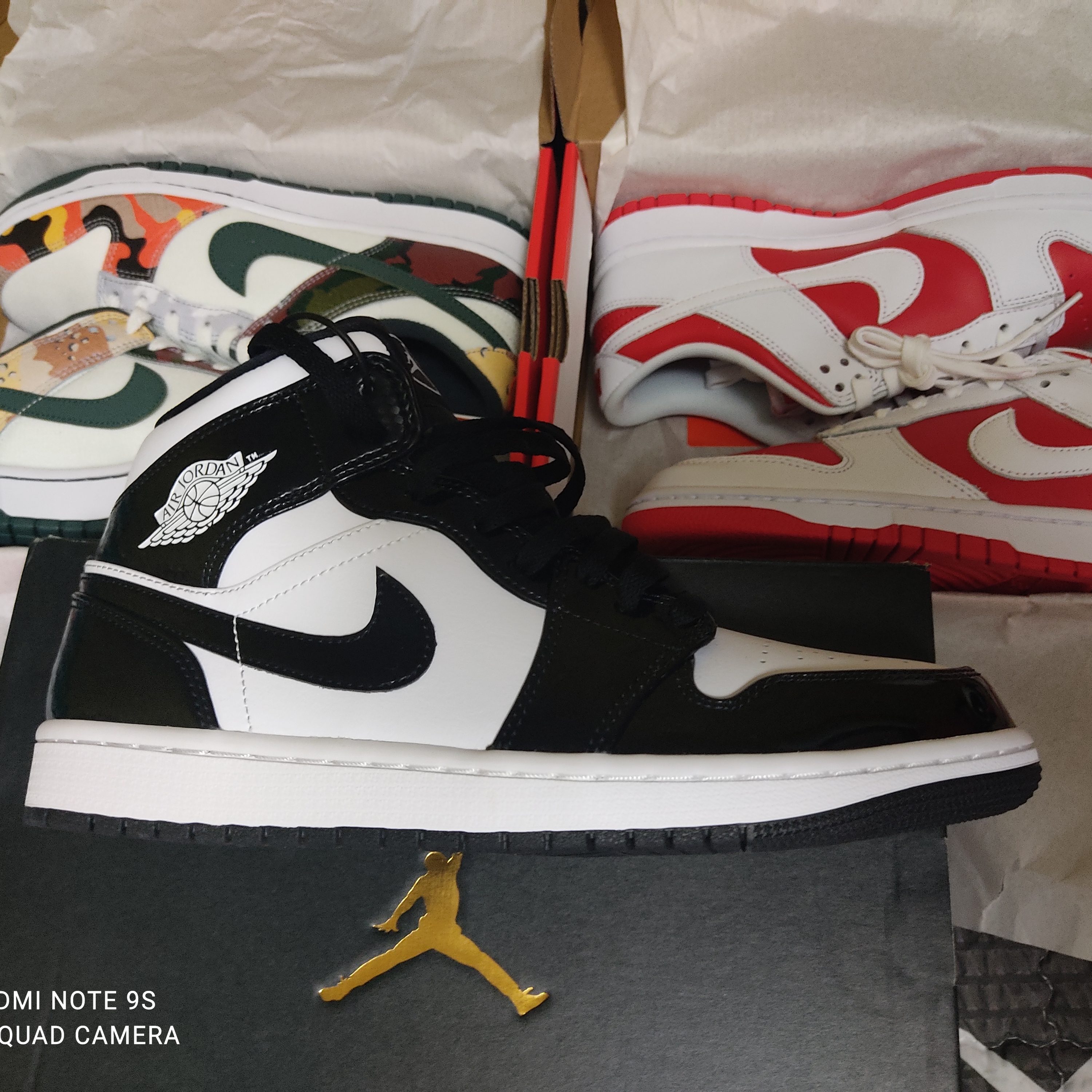 Nike Dunk Low Retro Championship Red, Nike Dunk Low SE Sail Multi Camo 착용 스타일