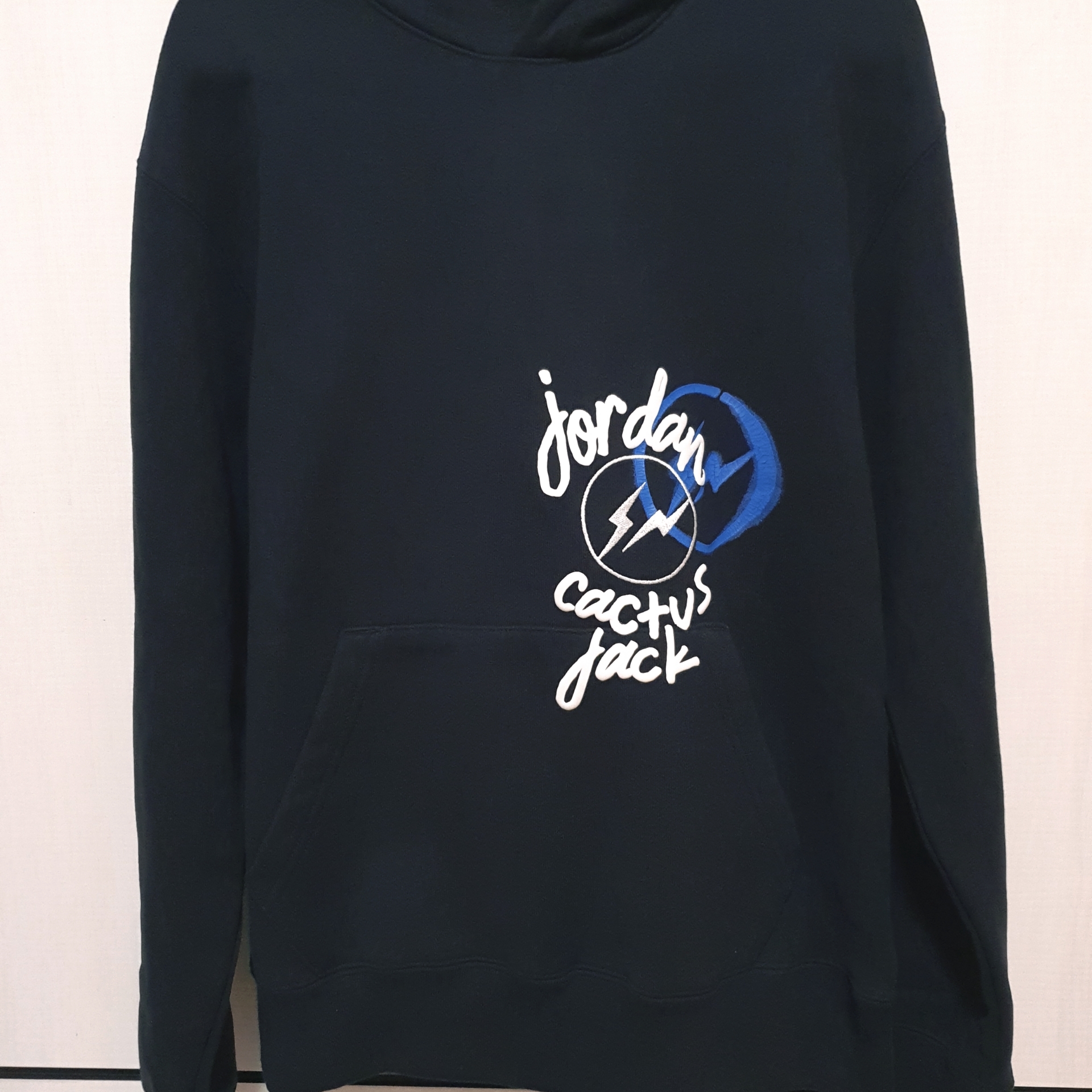Jordan x Travis Scott x Fragment Hoodie Black (DJ0615-010) 착용 스타일 - 1
