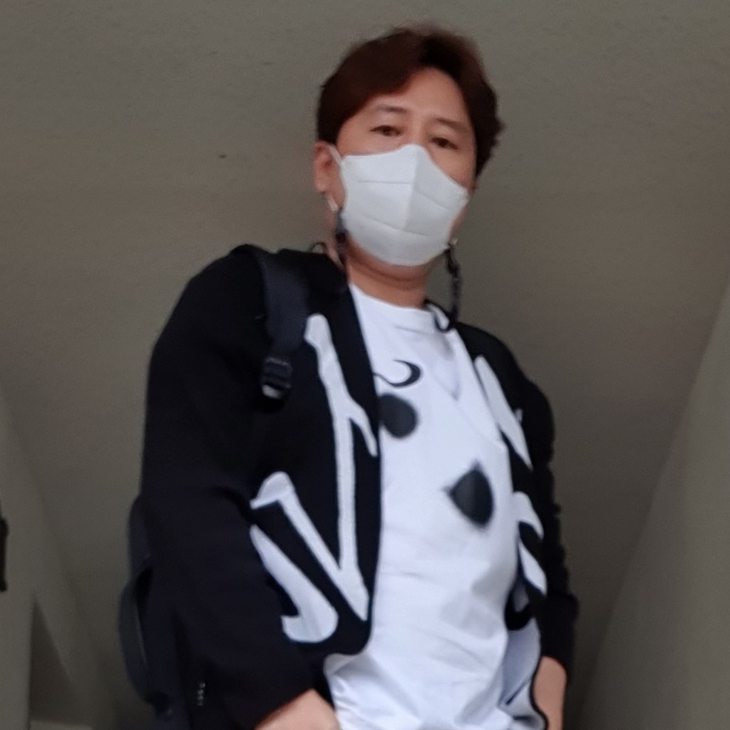 Nike x Sacai Blazer Low Classic Green, Nike x Off-White NRG Short Sleeve T-Shirt White 착용 스타일 - 2