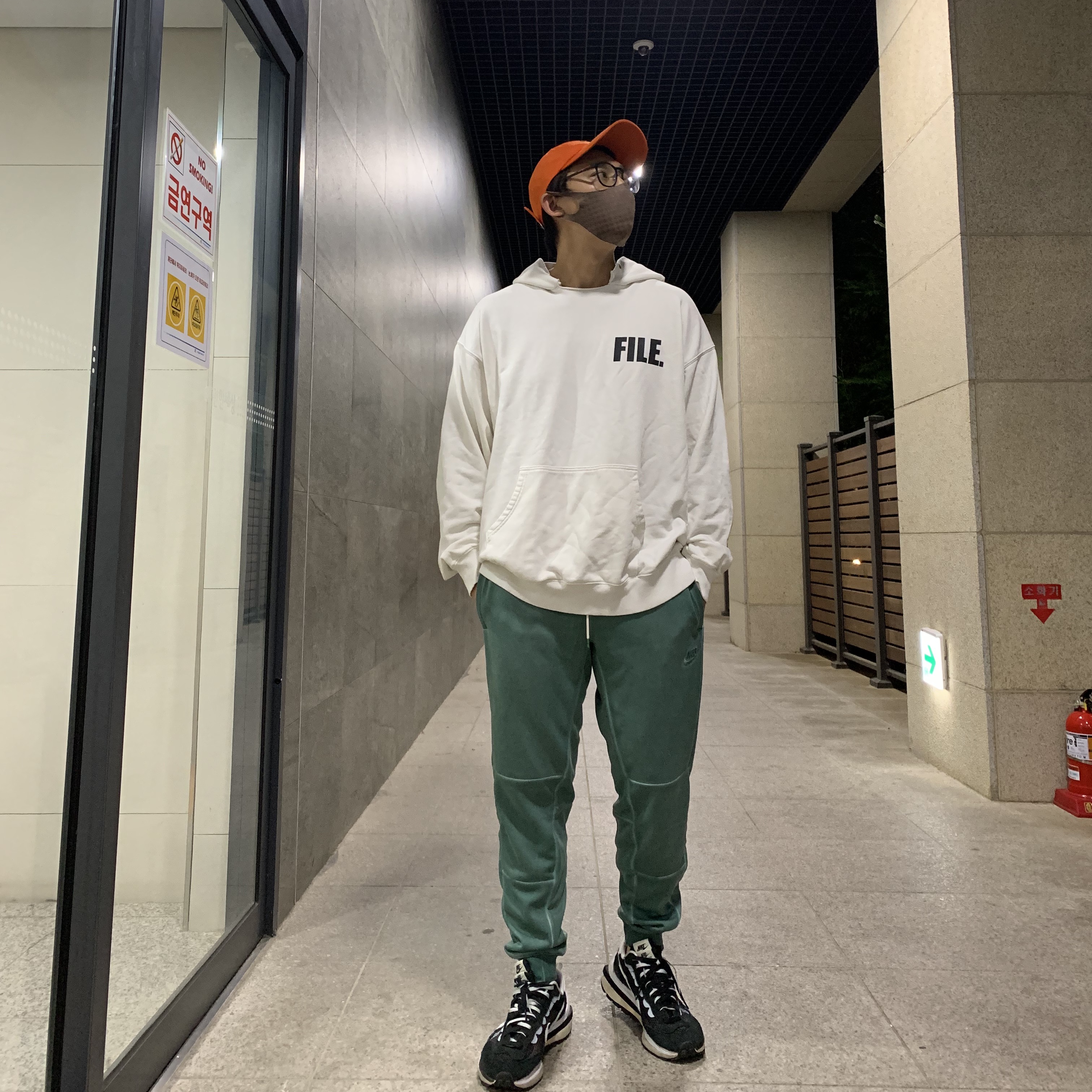 Nike x Sacai VaporWaffle Black White 착용 스타일