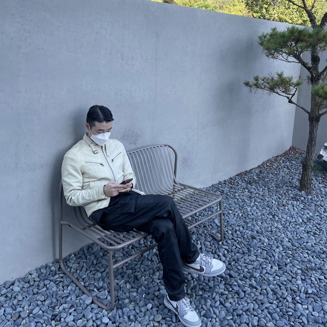 Jordan 1 x Dior Low OG 착용 스타일 - 1