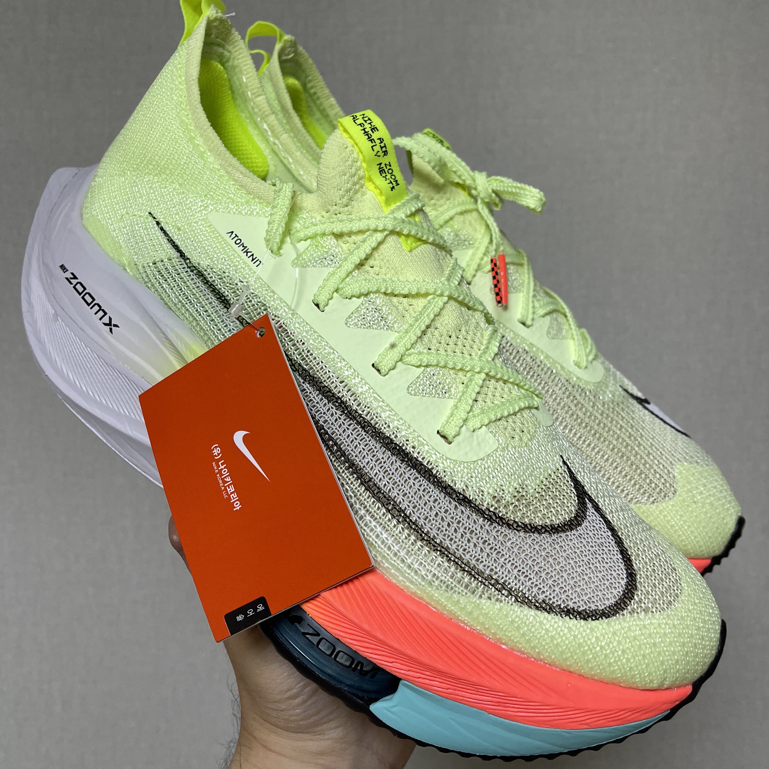 Nike Air Zoom Alphafly Next% Barely Volt 착용 스타일